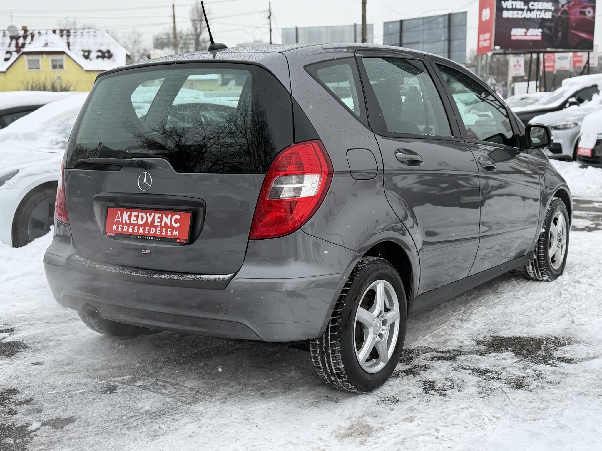 MERCEDES-BENZ A 180 BlueEFFICIENCY Elegance EURO5 156e km. megkímélt állapot. klíma ülésfűtés 2 gyári kulcs