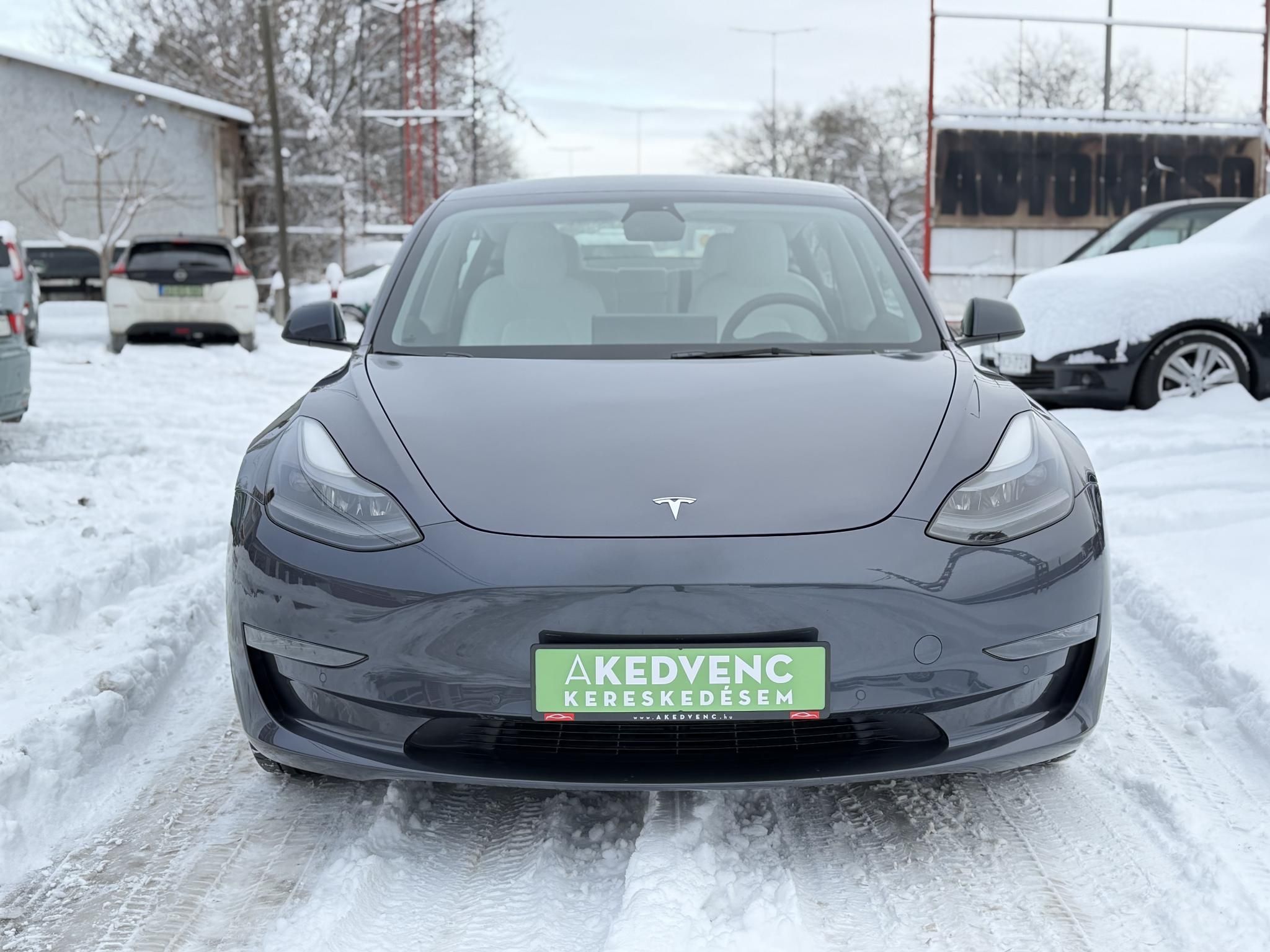 TESLA MODEL 3 Long Range AWD (Automata) 76e km. FEHÉR BELSŐ. mátrix LED. hőszivattyú. garanciális. megkímélt állapot!