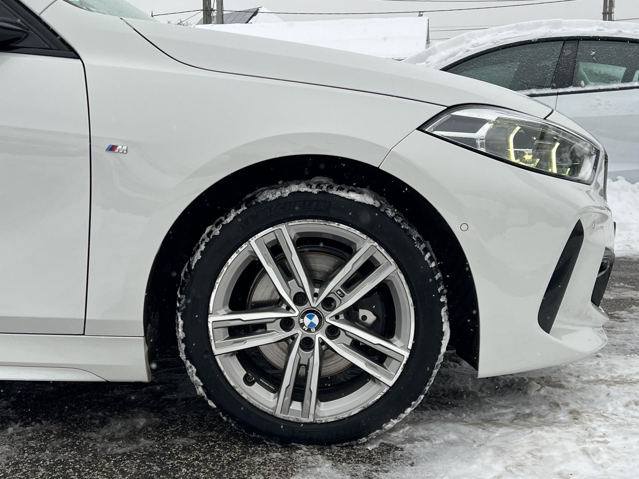 BMW 118i M Sport 70e km. Márkaszervizelt Harman/Kardon Téli/Nyári garnitúra!