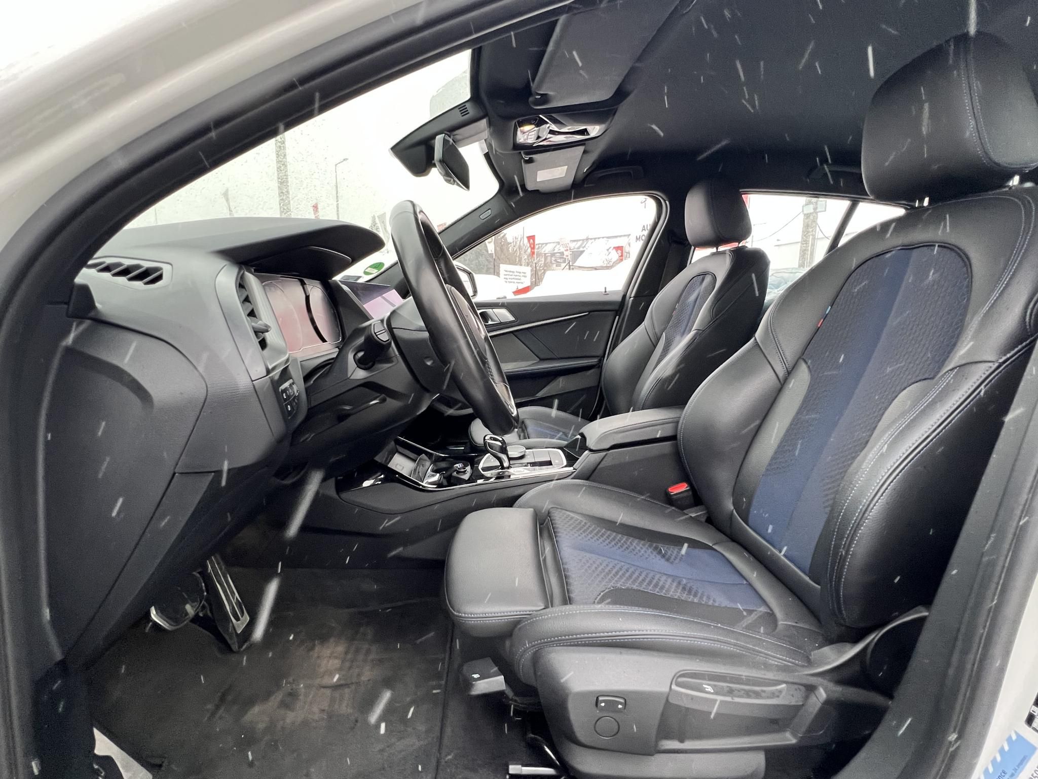 BMW 118i M Sport 70e km. Márkaszervizelt Harman/Kardon Téli/Nyári garnitúra!