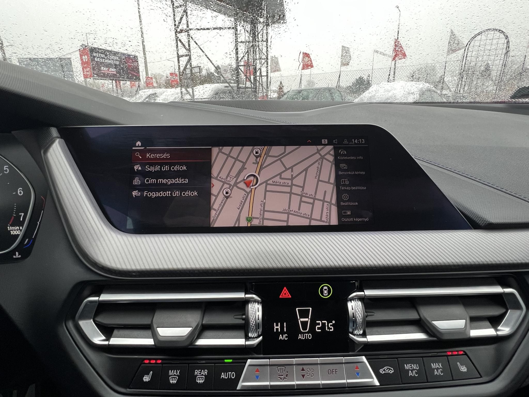 BMW 118i M Sport 70e km. Márkaszervizelt Harman/Kardon Téli/Nyári garnitúra!