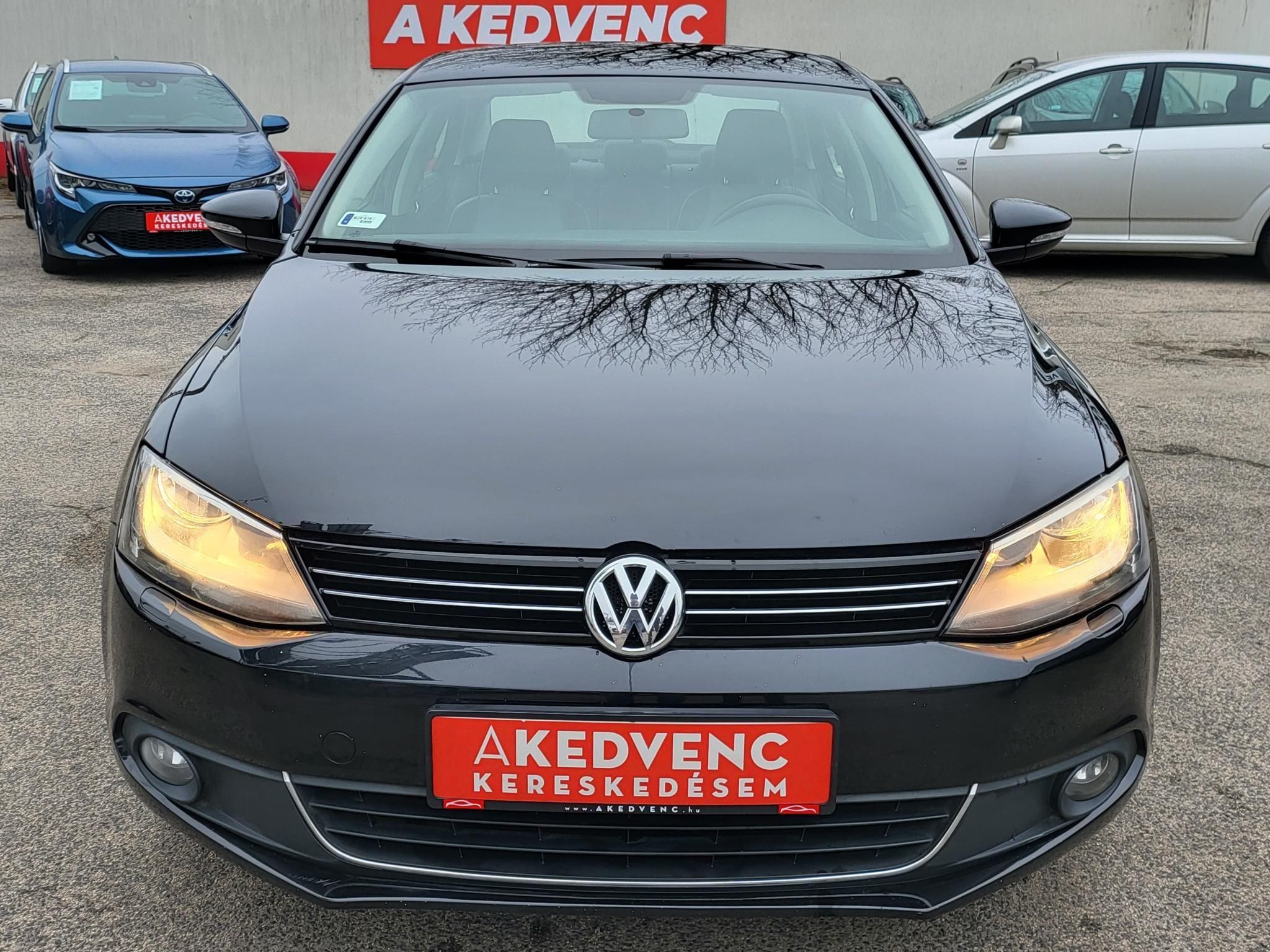 VOLKSWAGEN JETTA 1.4 TSI BMT Highline DSG Magyarországi Tempomat Ülésfűtés Frissen szervizelt!
