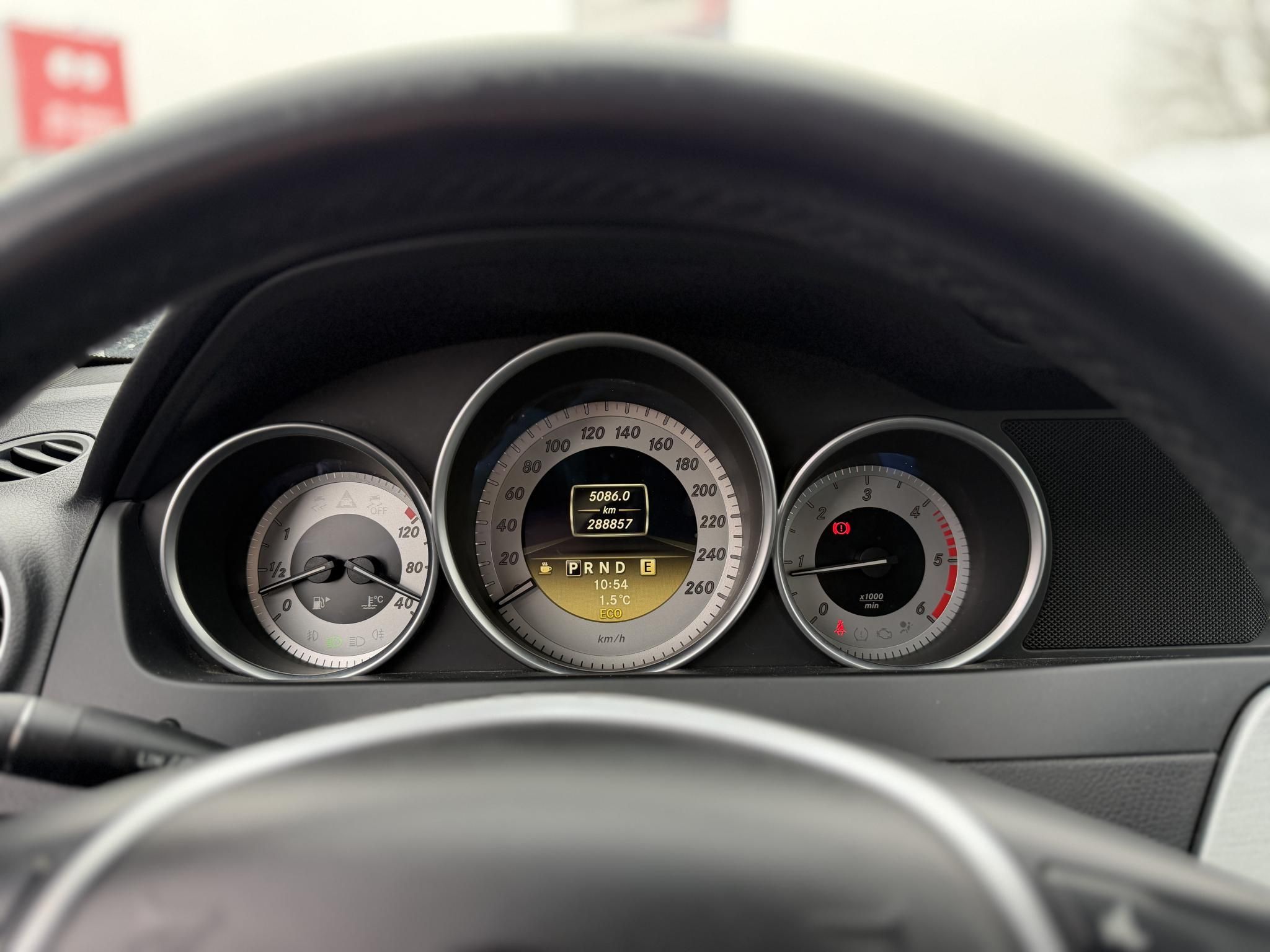 MERCEDES-BENZ C 220 T CDI BlueEFFICIENCY Avantgarde (Automata) Magyarországi Teljes szerviztörténet!