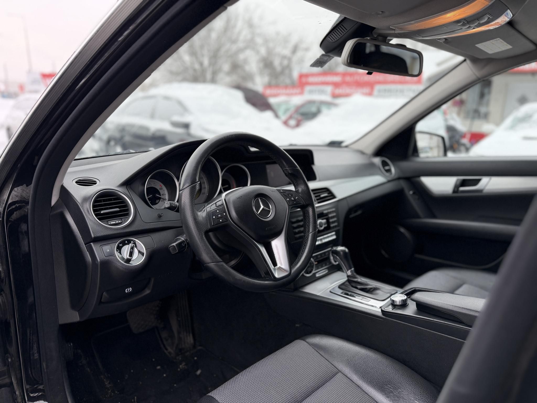 MERCEDES-BENZ C 220 T CDI BlueEFFICIENCY Avantgarde (Automata) Magyarországi Teljes szerviztörténet!