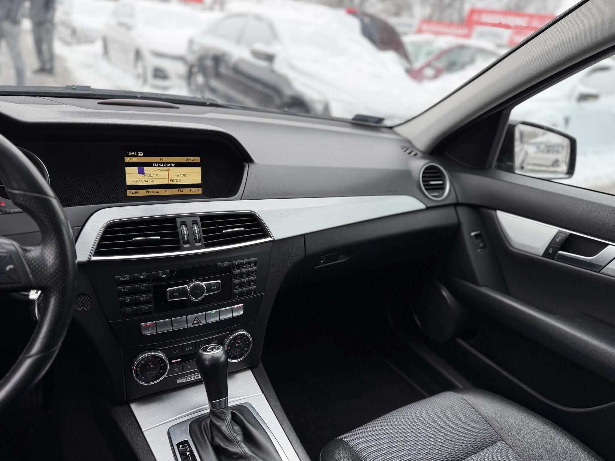 MERCEDES-BENZ C 220 T CDI BlueEFFICIENCY Avantgarde (Automata) Magyarországi Teljes szerviztörténet!