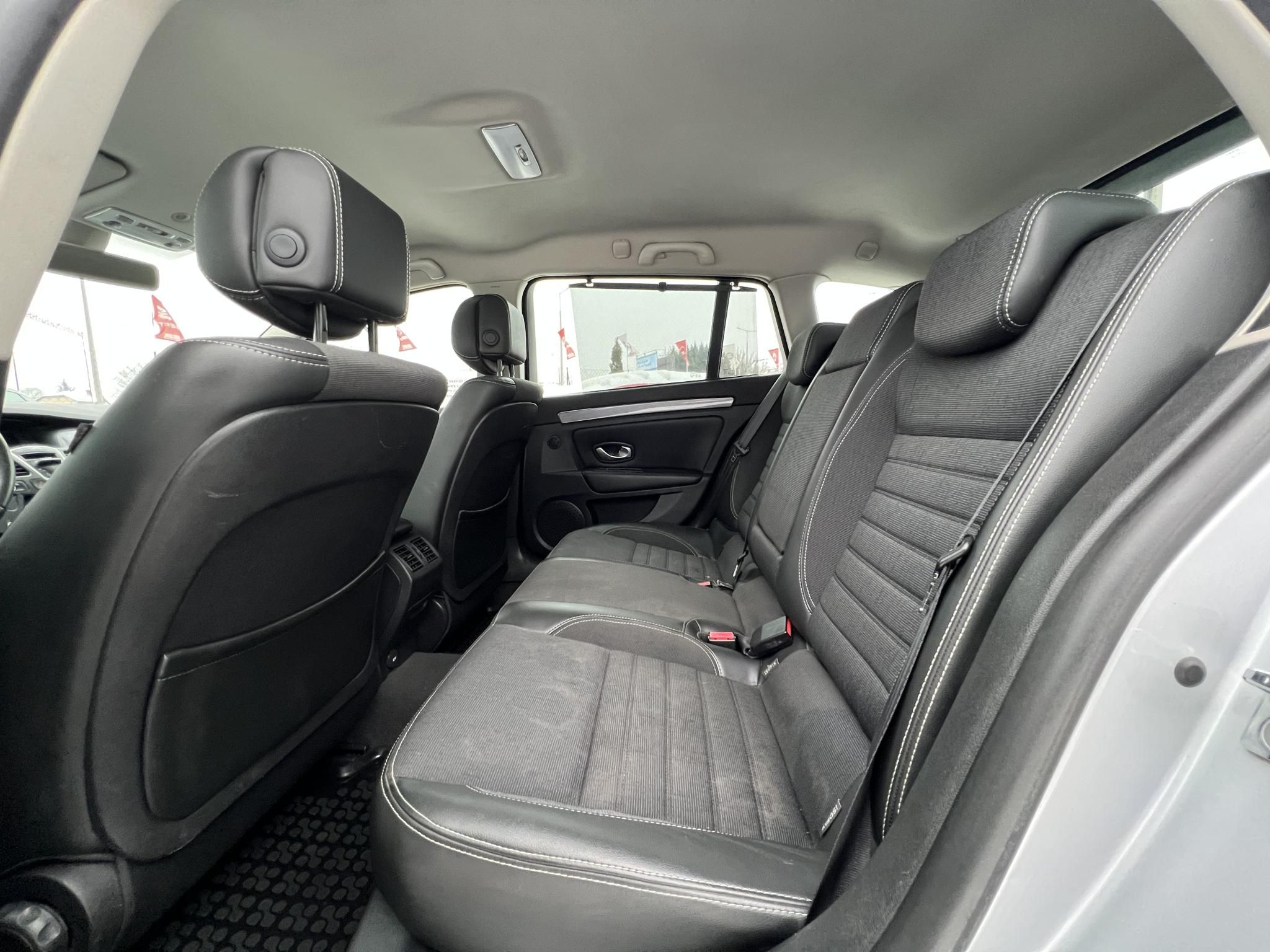 RENAULT LAGUNA 2.0 dCi Dynamique DPF (Automata) Klíma Tempomat Bluetooth Navi!