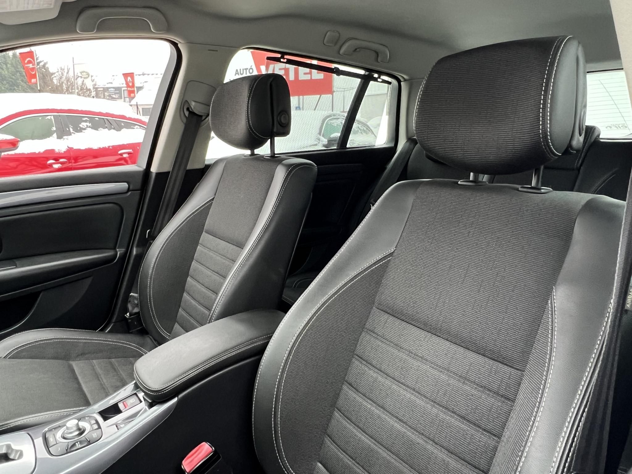 RENAULT LAGUNA 2.0 dCi Dynamique DPF (Automata) Klíma Tempomat Bluetooth Navi!