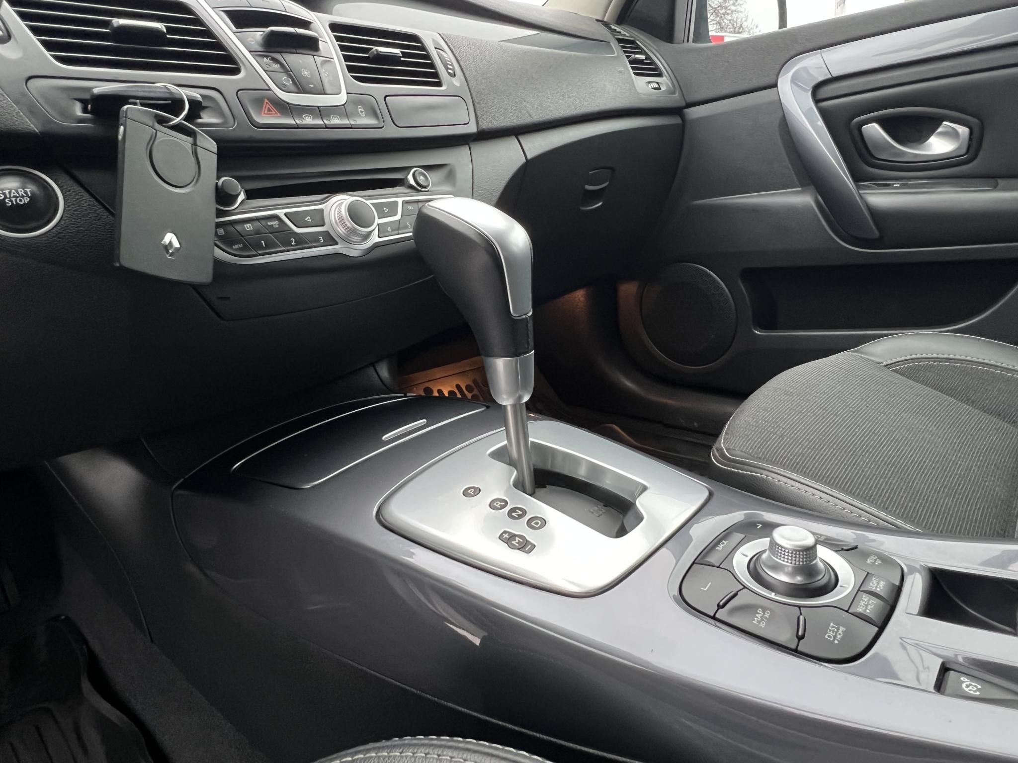 RENAULT LAGUNA 2.0 dCi Dynamique DPF (Automata) Klíma Tempomat Bluetooth Navi!