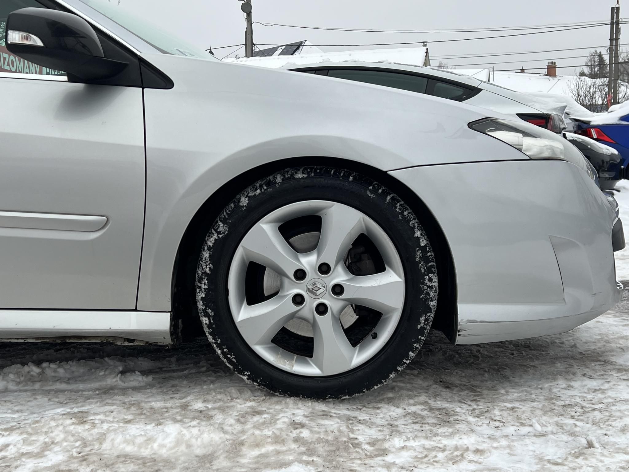 RENAULT LAGUNA 2.0 dCi Dynamique DPF (Automata) Klíma Tempomat Bluetooth Navi!