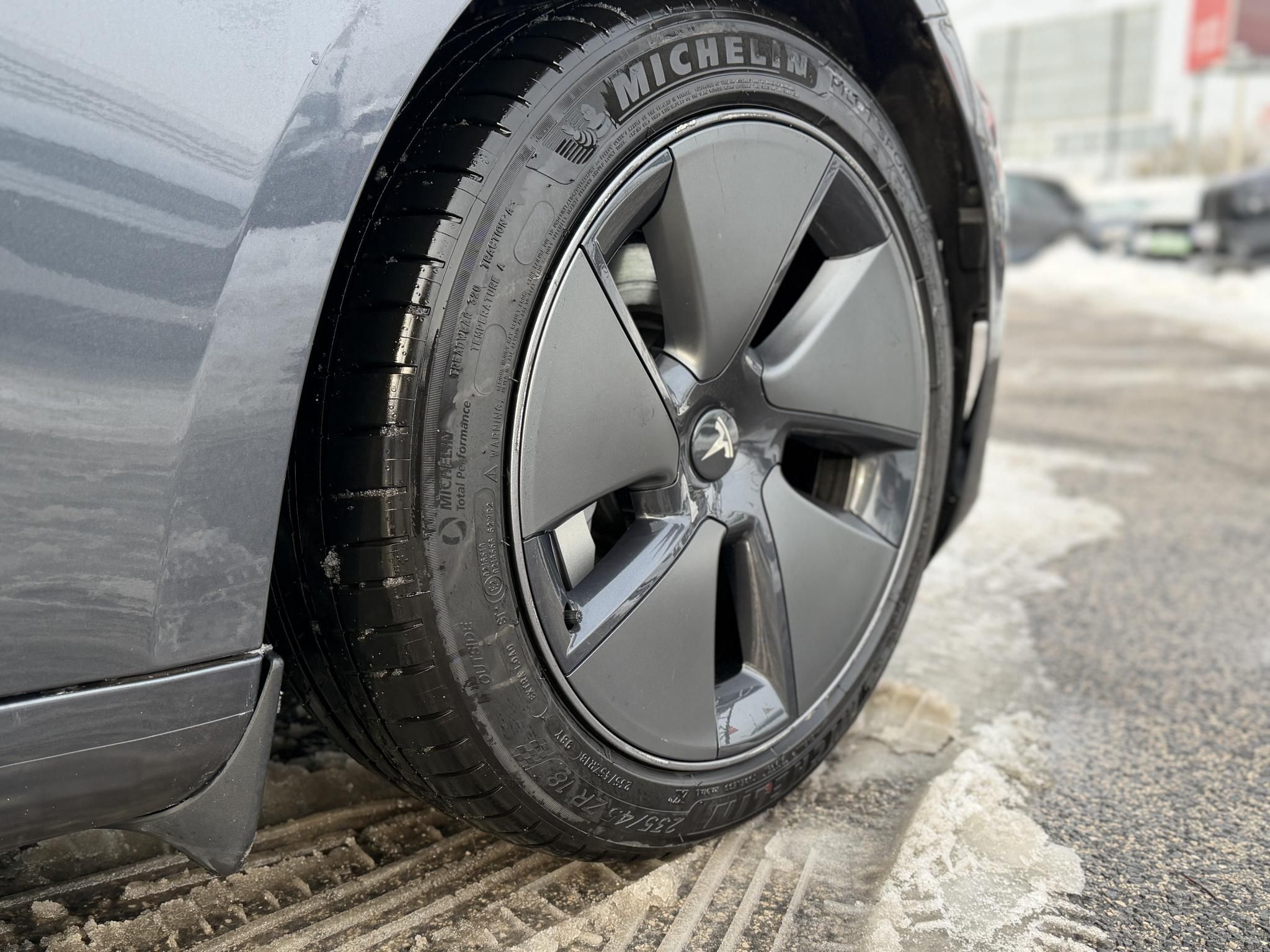 TESLA MODEL 3 Long Range AWD (Automata) 65e km. mátrix LED. hőszivattyú. prémium hifi. garanciális. kifogástalan állapot