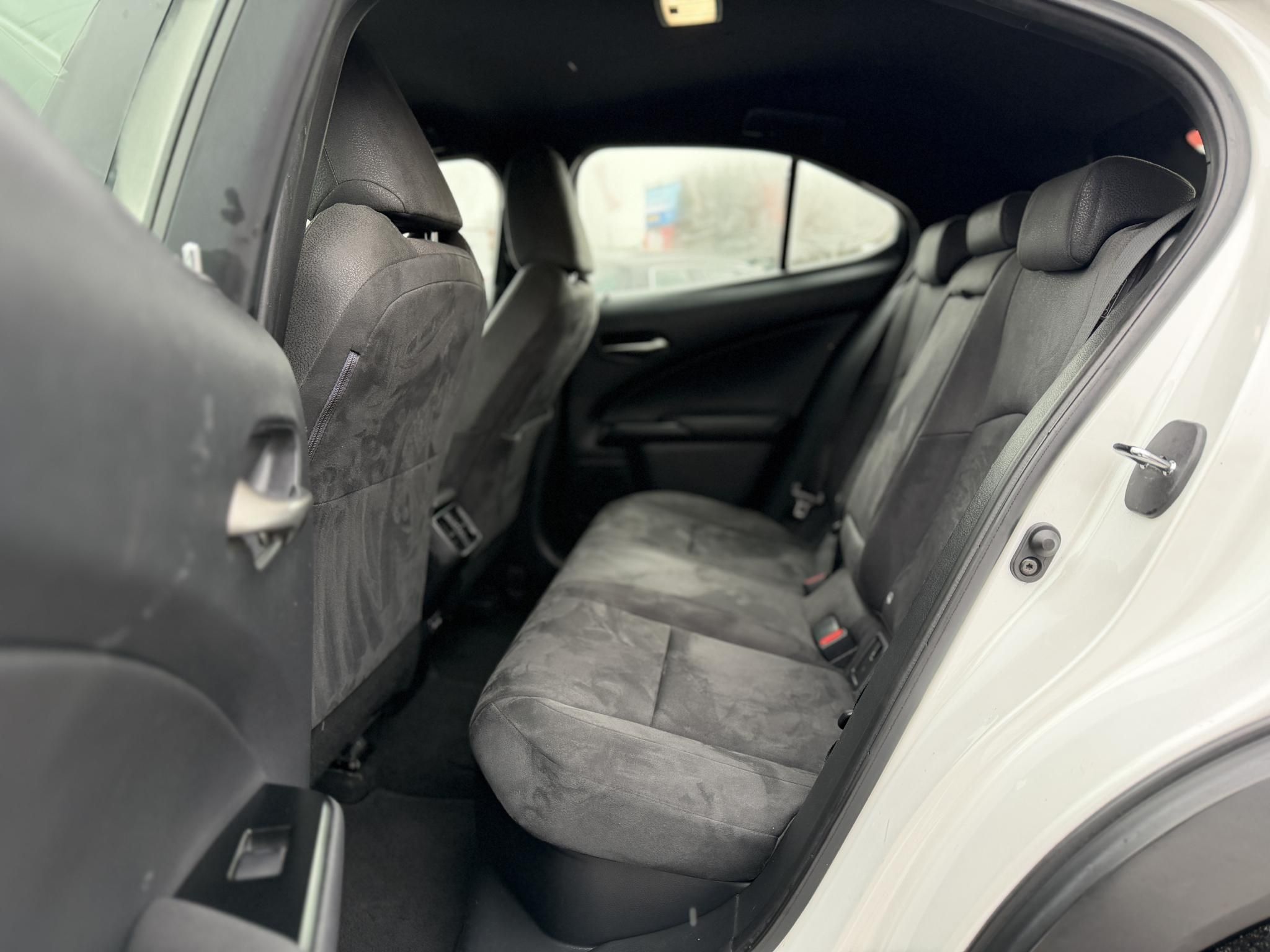 LEXUS UX 250h Comfort CVT 113e km. LED Tempomat Navi Sávtartó Bluetooth Kamera Keyless