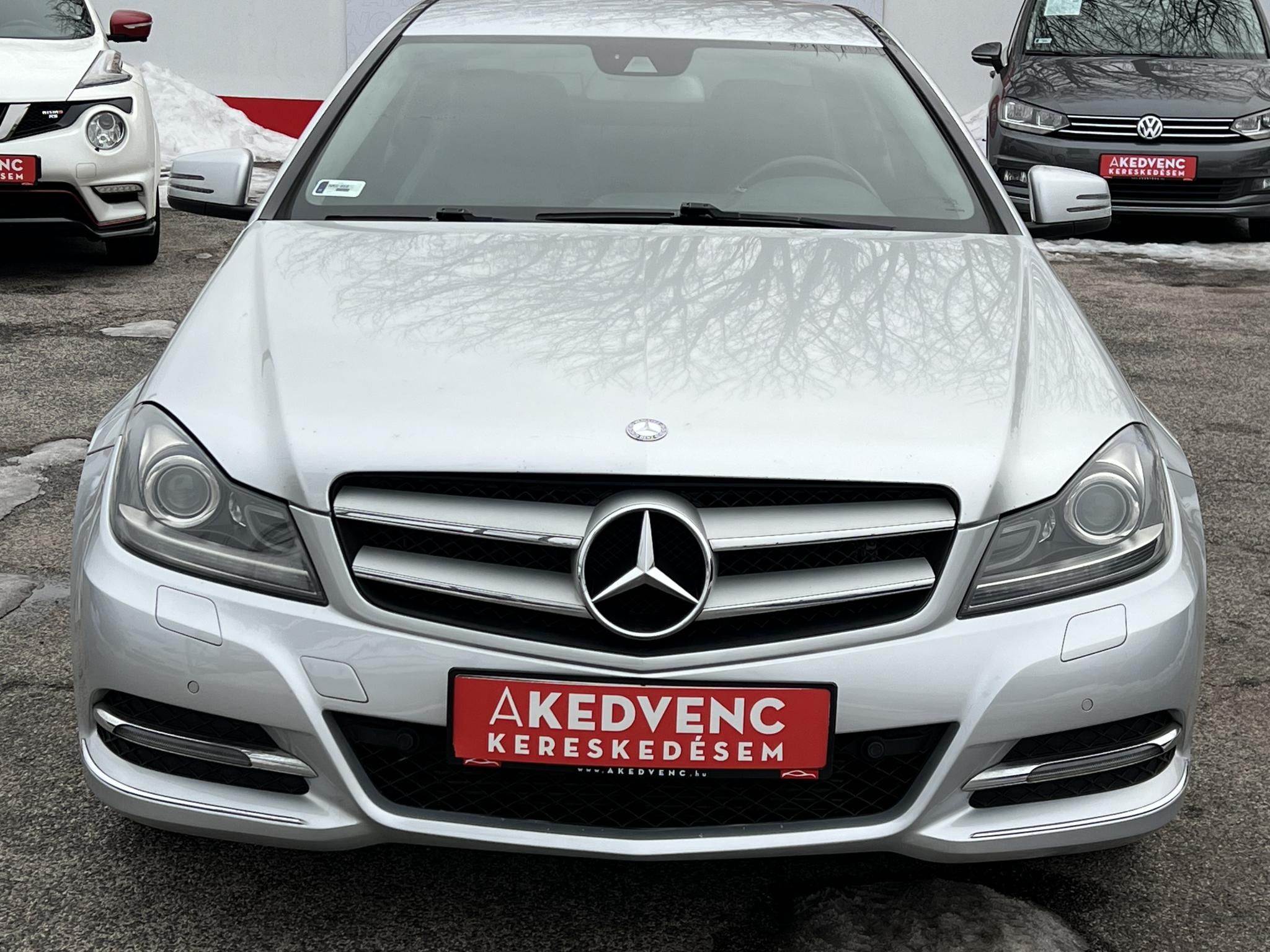 MERCEDES-BENZ C 220 CDI BlueEFFICIENCY (Automata) Xenon Tempomat Ülésfűtés Navi Bluetooth Rendszeresen szervizelt!