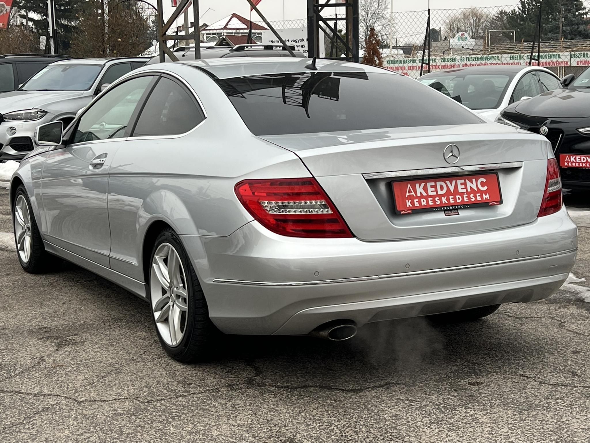 MERCEDES-BENZ C 220 CDI BlueEFFICIENCY (Automata) Xenon Tempomat Ülésfűtés Navi Bluetooth Rendszeresen szervizelt!