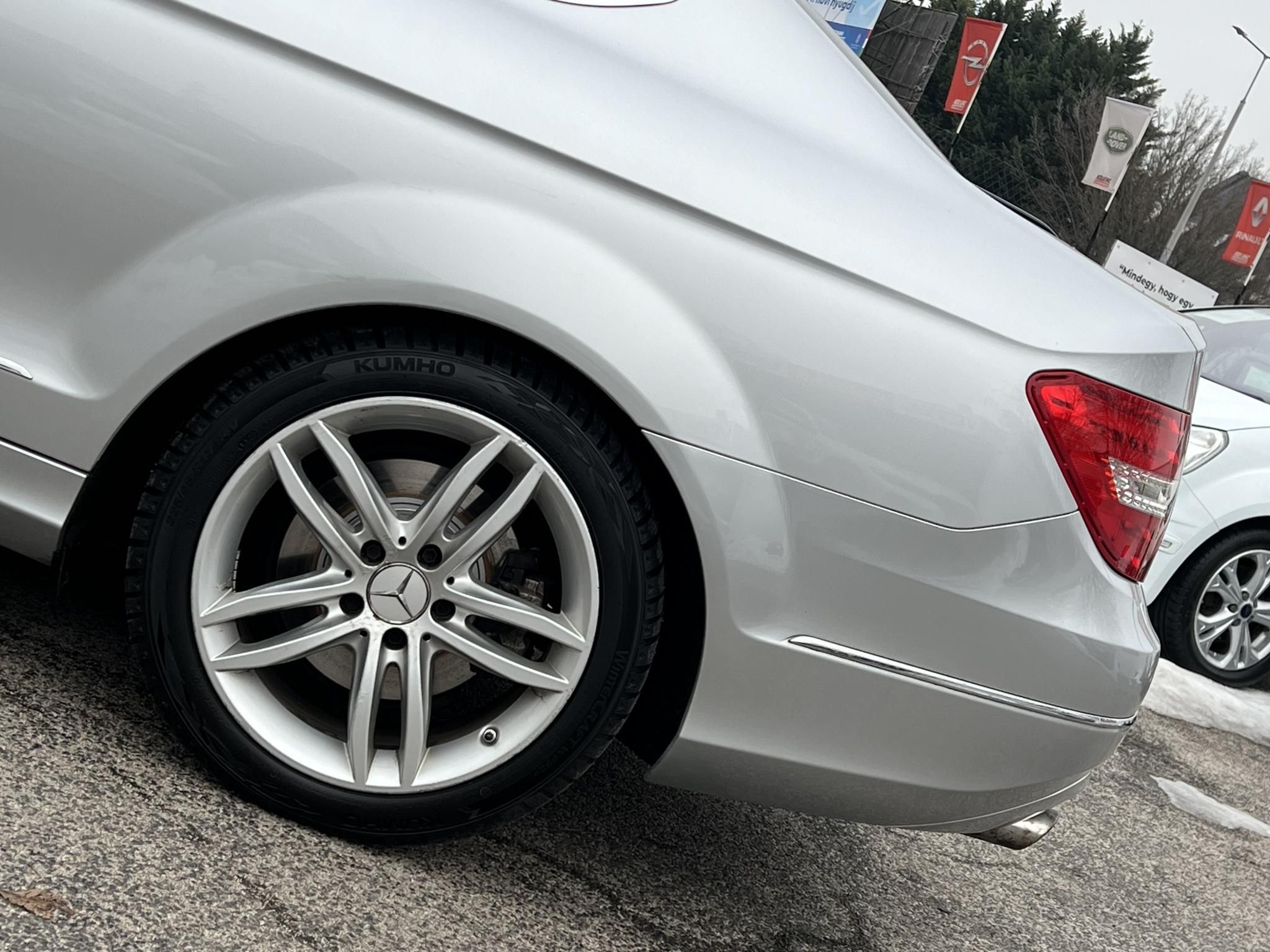 MERCEDES-BENZ C 220 CDI BlueEFFICIENCY (Automata) Xenon Tempomat Ülésfűtés Navi Bluetooth Rendszeresen szervizelt!