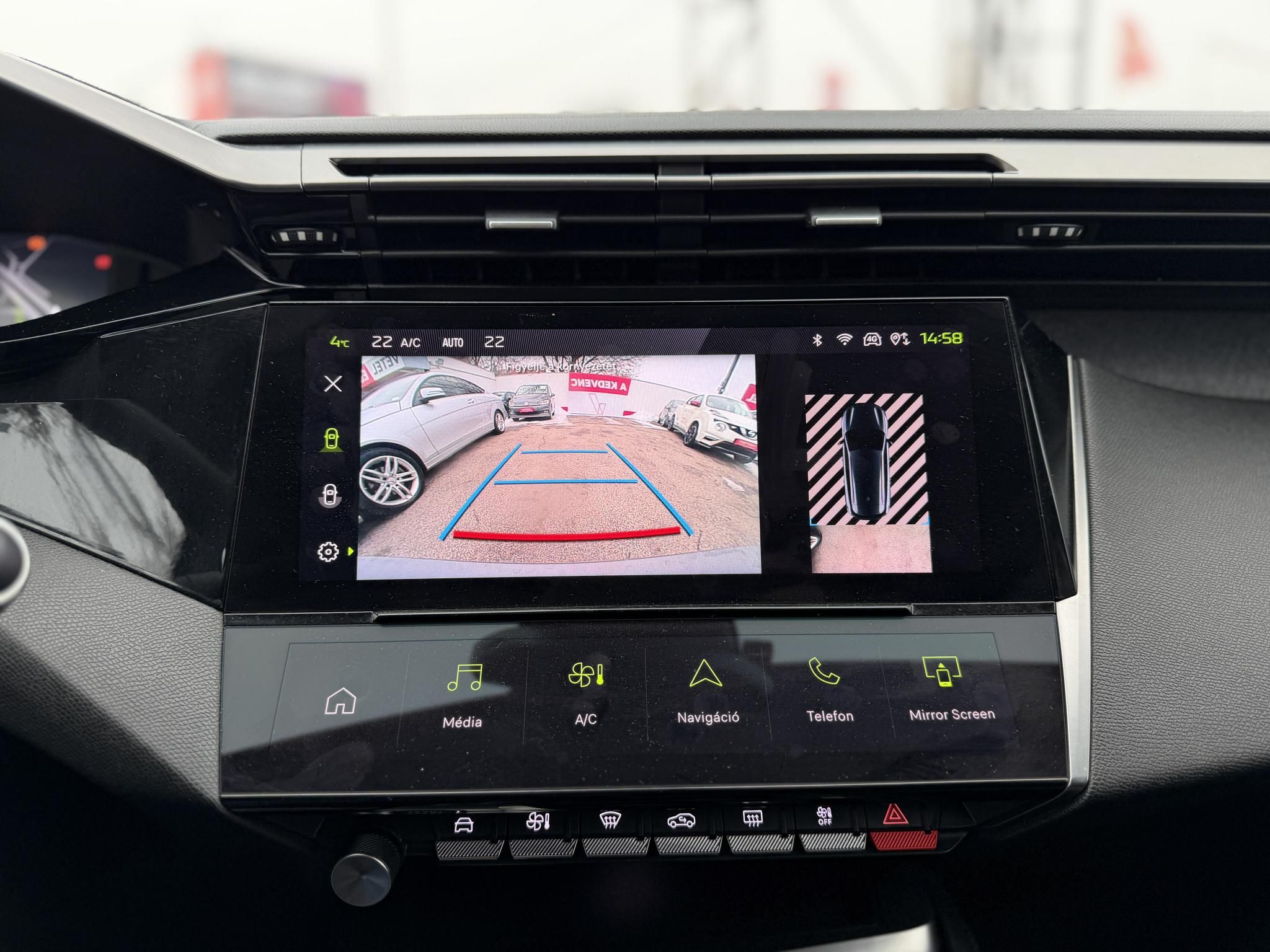 PEUGEOT 308 SW 1.5 BlueHDi Allure LED Tempomat Navi Mirrorscreen Bluetooth 360kamera