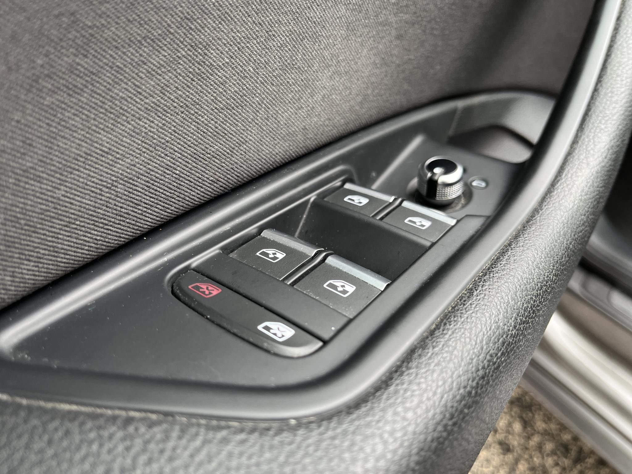 AUDI A4 Avant 40 TDI Advanced S-tronic M.o.-i. Virtual cockpit. Tempomat Navi Bluetooth Carplay