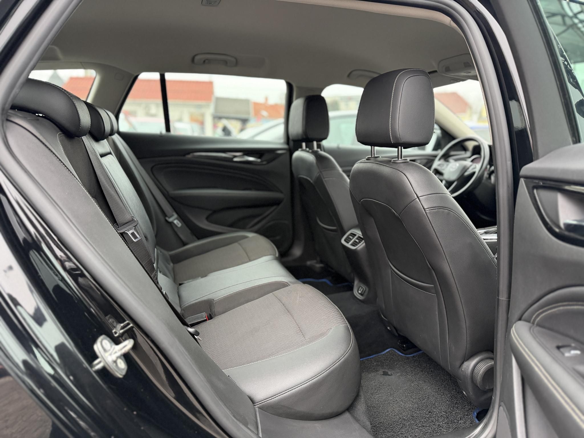 OPEL INSIGNIA Sports Tourer 1.6 CDTI Innovation Start Stop (Automata) 156e km. Magyarországi. sérülésmentes!