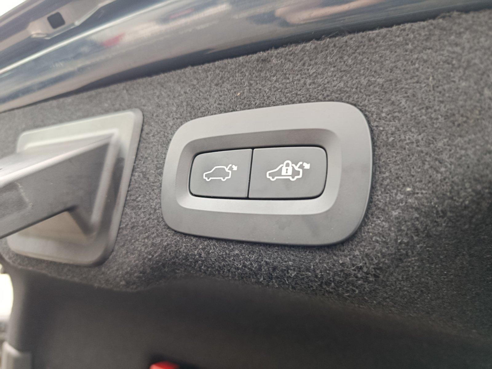 VOLVO S90 2.0 [B4] MHEV Inscription Geartronic harman/kardon hangrendszer. végig vezetett szervizkönyv