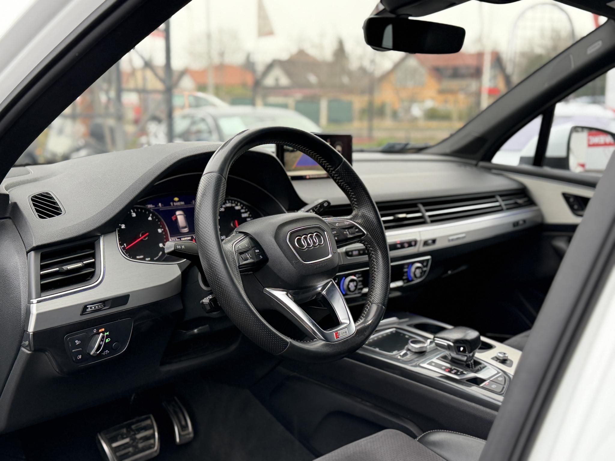 AUDI Q7 3.0 V6 TDI quattro Tiptronic ic S-line. BOSE hangrendszer. memória. 4x ülésfűtés. 4x digit klíma. Szervizelt!