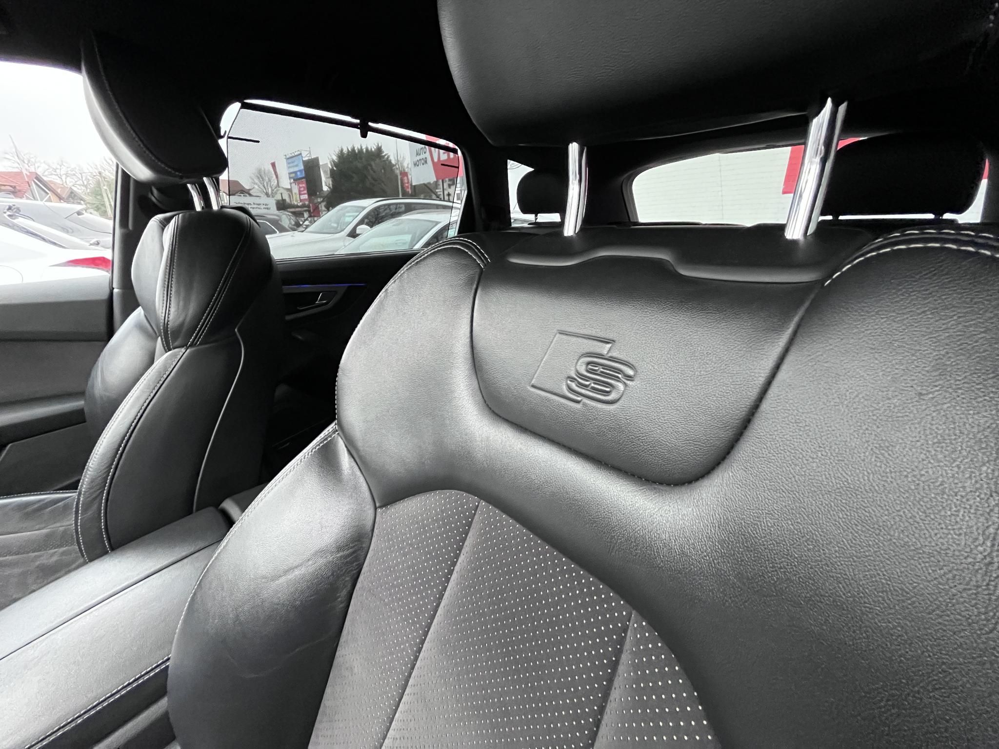 AUDI Q7 3.0 V6 TDI quattro Tiptronic ic S-line. BOSE hangrendszer. memória. 4x ülésfűtés. 4x digit klíma. Szervizelt!