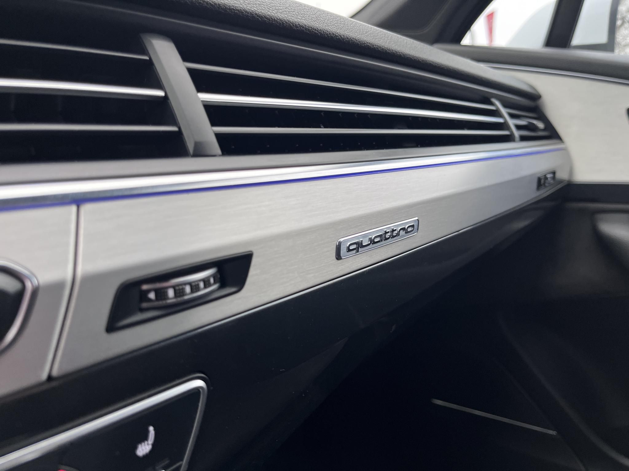 AUDI Q7 3.0 V6 TDI quattro Tiptronic ic S-line. BOSE hangrendszer. memória. 4x ülésfűtés. 4x digit klíma. Szervizelt!