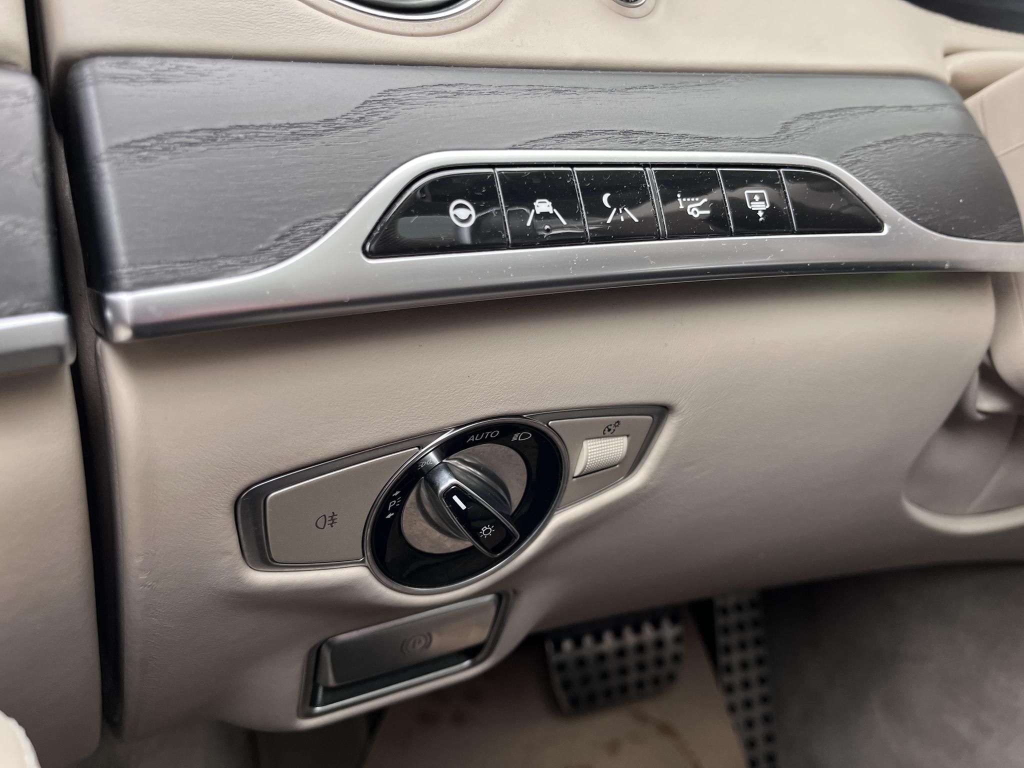 MERCEDES-BENZ S 560 e L 9G-TRONIC EQ Power M.o.-i. Teljes felszereltség. Zöld rendszám!