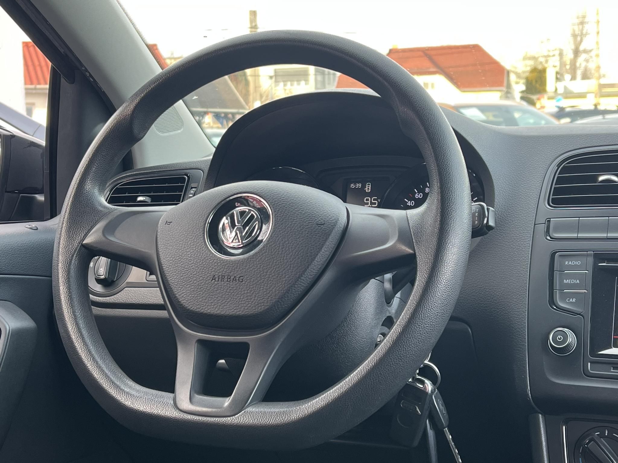 VOLKSWAGEN POLO 1.0 MPI Trendline 172e km. Klíma