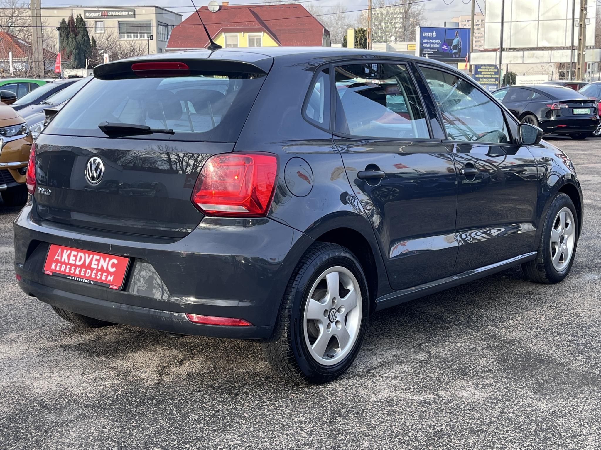 VOLKSWAGEN POLO 1.0 MPI Trendline 172e km. Klíma