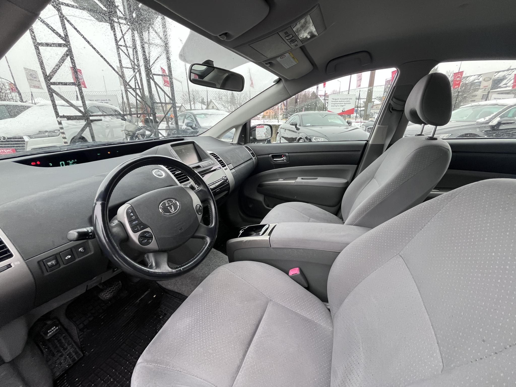 TOYOTA PRIUS 1.8 HSD Sol (Automata) JBL 186e km. Megkímélt állapot. 4 évszakos gumik!