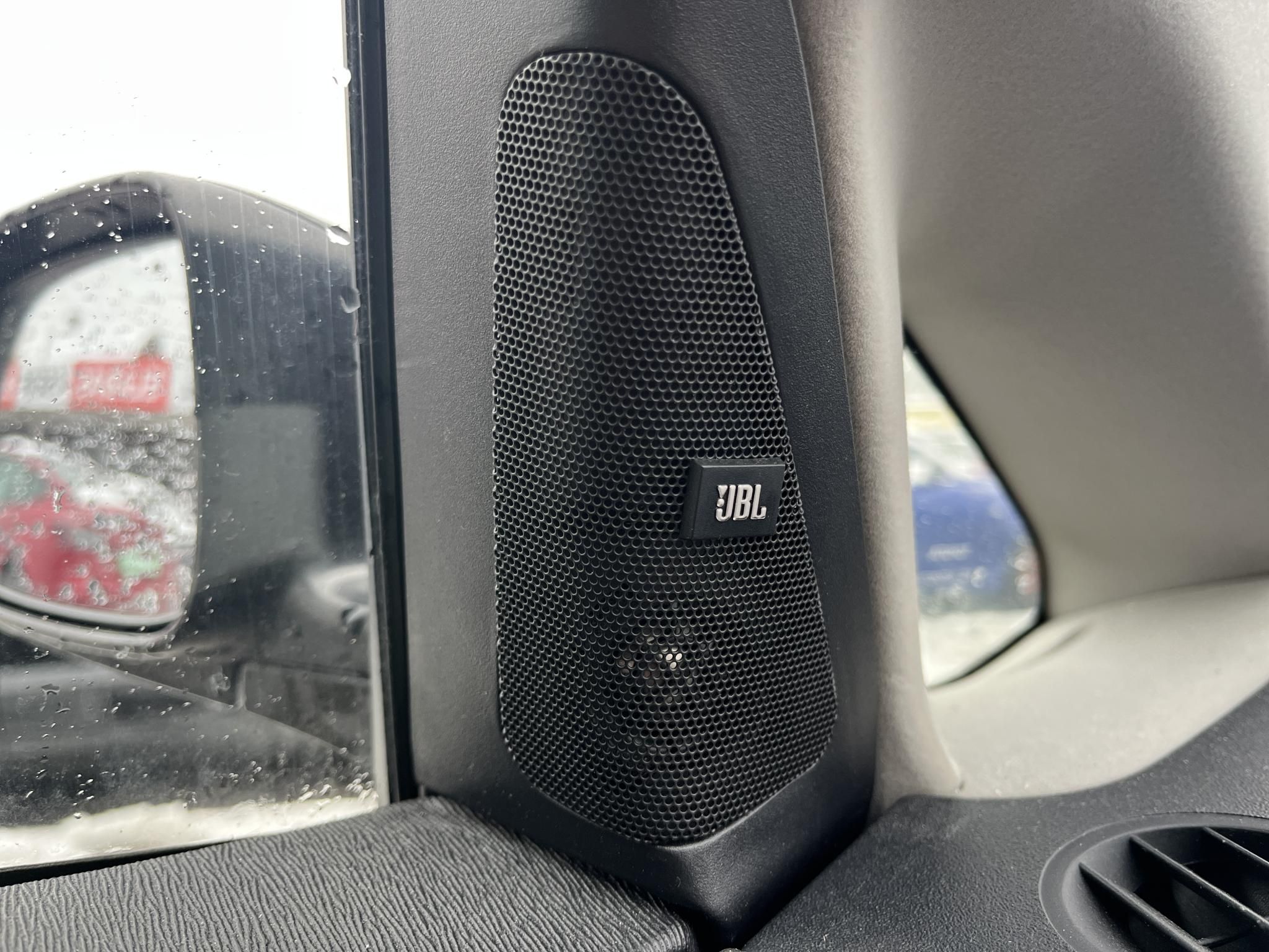 TOYOTA PRIUS 1.8 HSD Sol (Automata) JBL 186e km. Megkímélt állapot. 4 évszakos gumik!