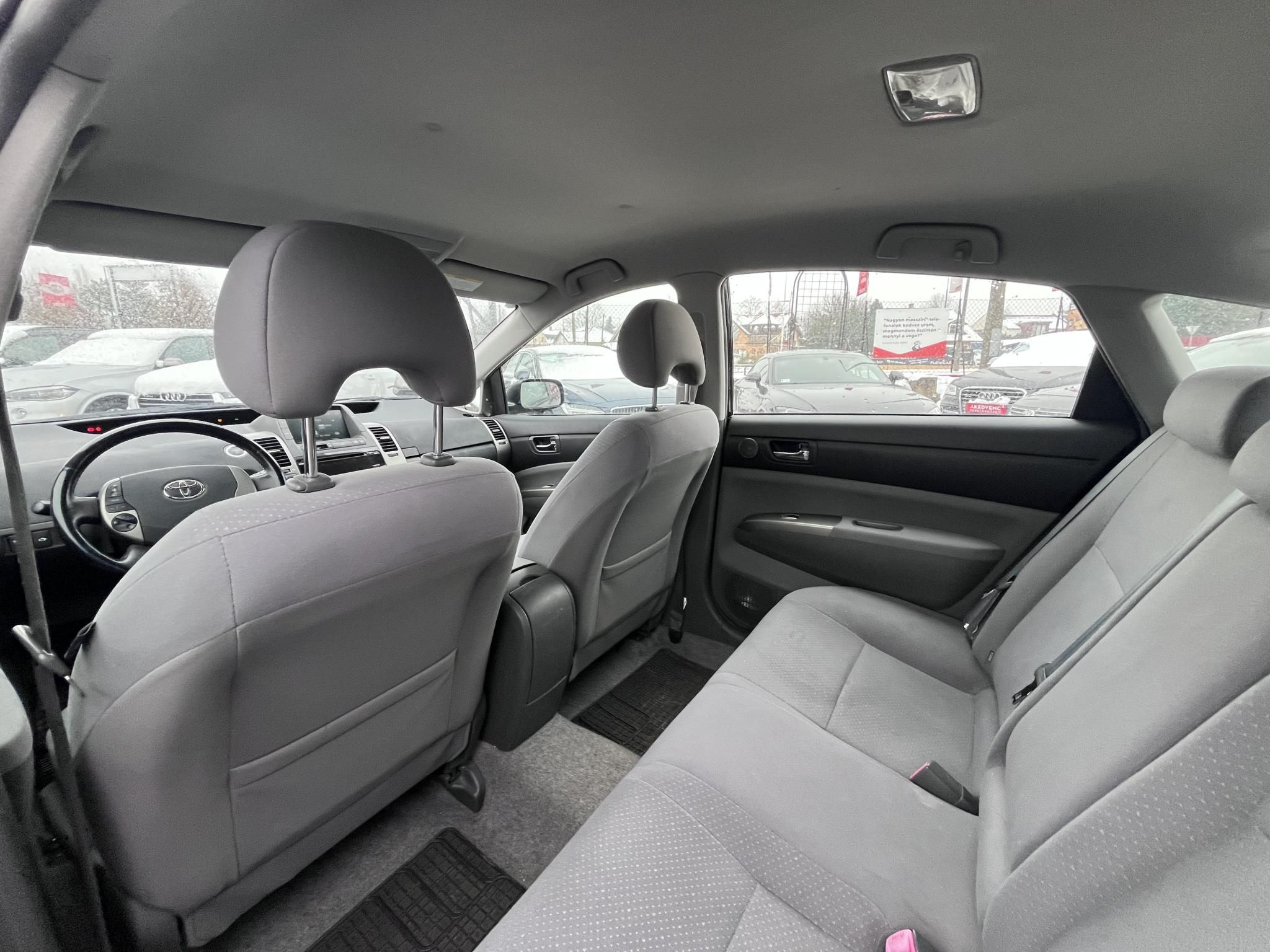 TOYOTA PRIUS 1.8 HSD Sol (Automata) JBL 186e km. Megkímélt állapot. 4 évszakos gumik!