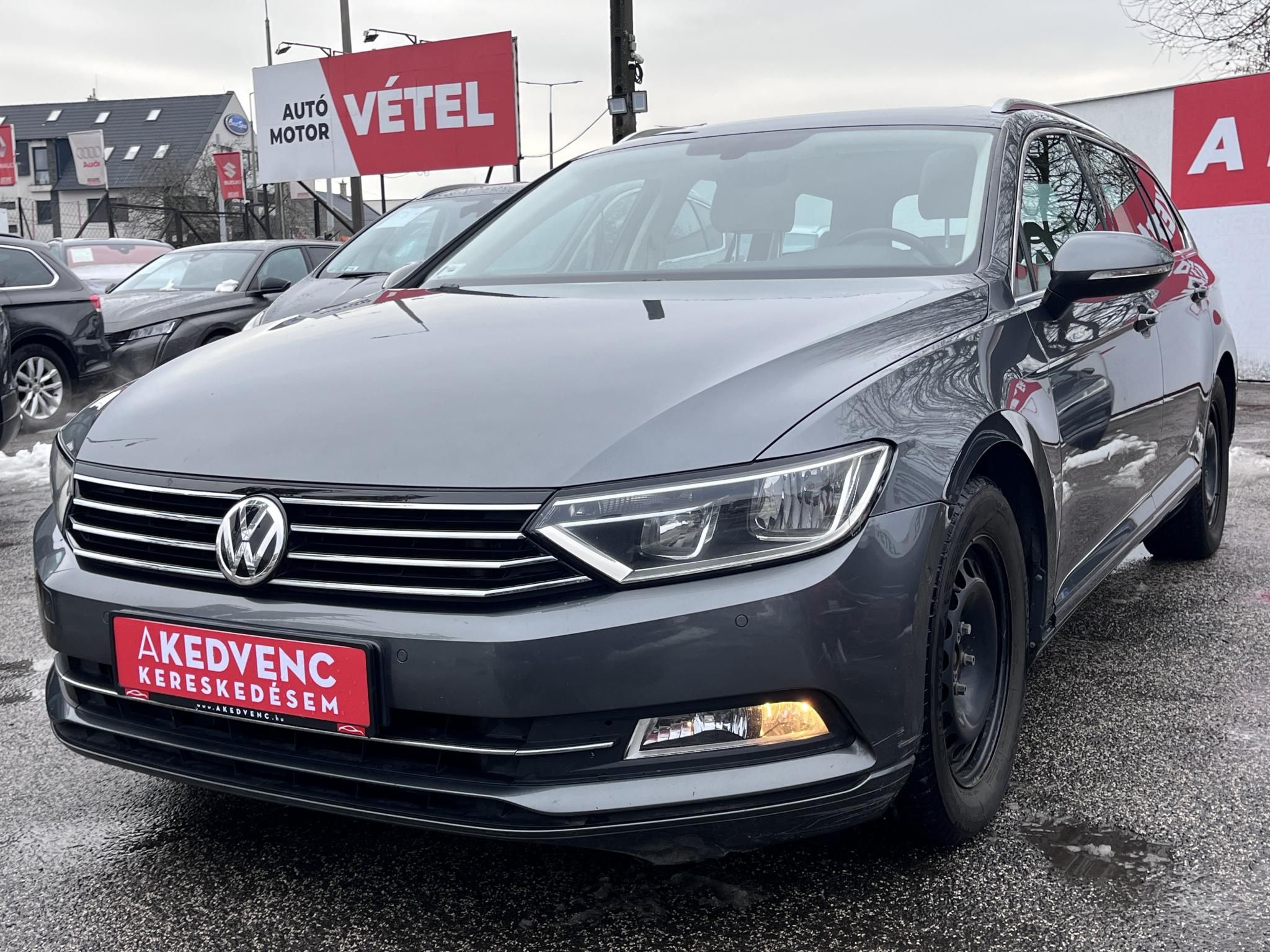 VOLKSWAGEN PASSAT Variant 2.0 TDI BMT Highline DSG Vaj belső. panorámatető. kamera. vezérlés kicserélve