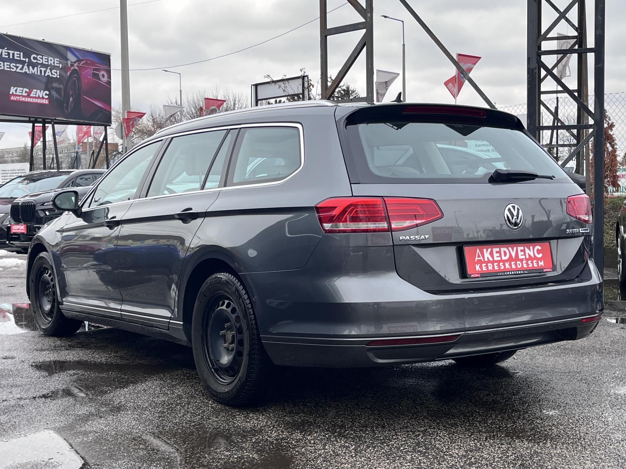 VOLKSWAGEN PASSAT Variant 2.0 TDI BMT Highline DSG Vaj belső. panorámatető. kamera. vezérlés kicserélve