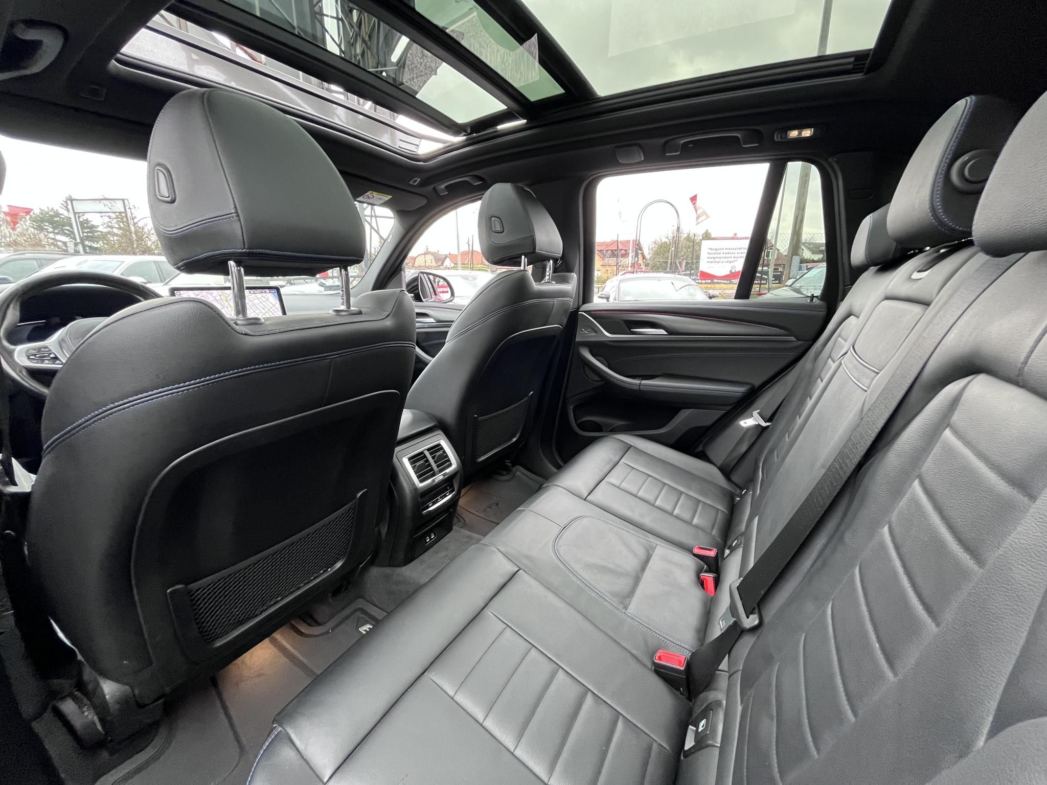 BMW IX3 73,9kWh M-sport Carplay Panoráma tető! ÁFÁS-ÁR!