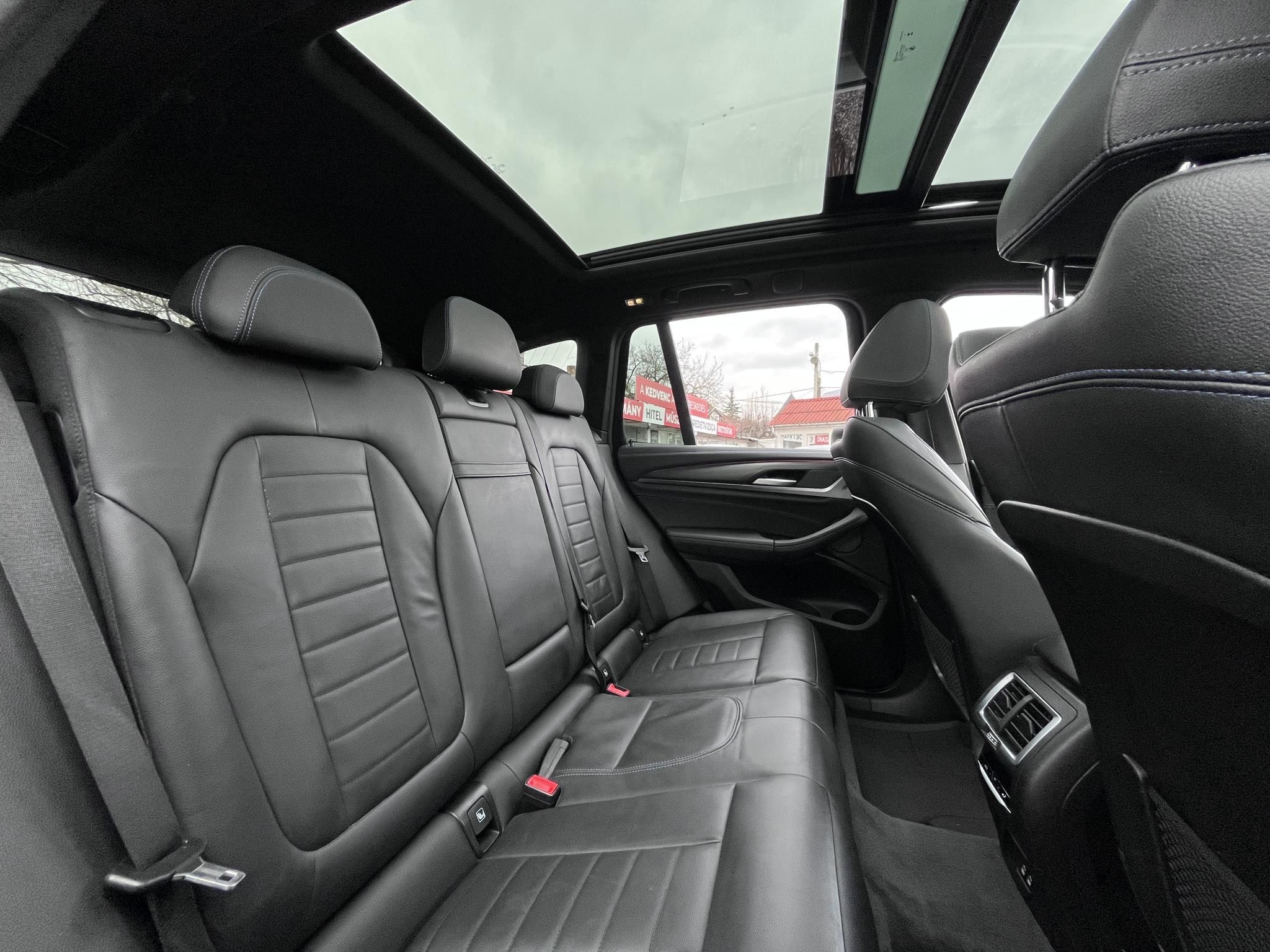 BMW IX3 73,9kWh M-sport Carplay Panoráma tető! ÁFÁS-ÁR!