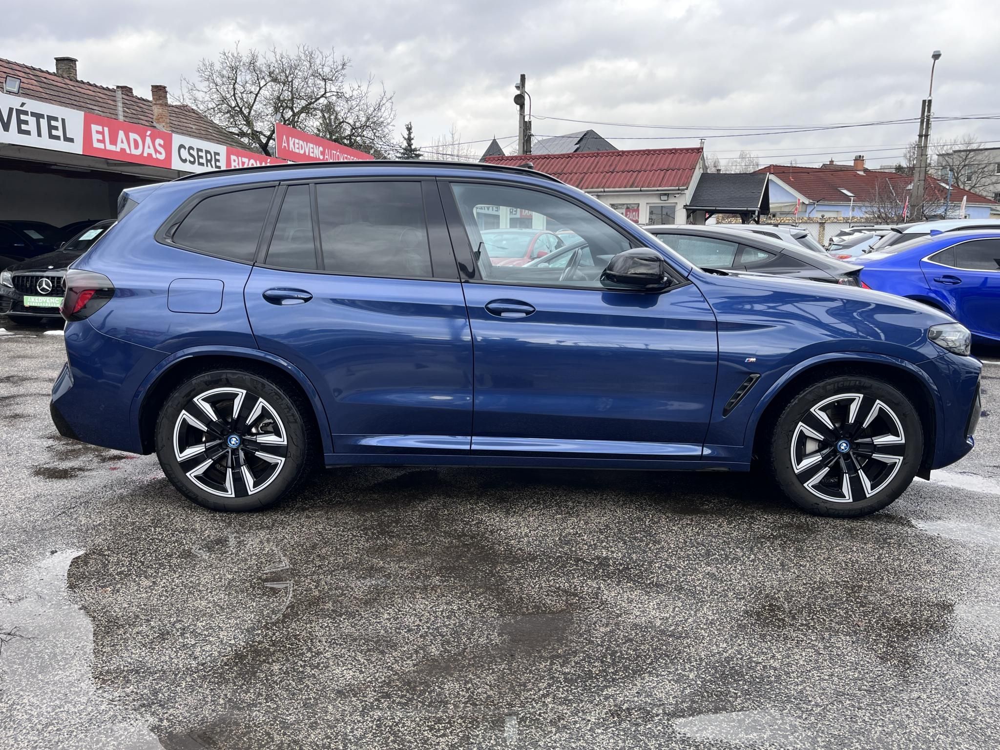 BMW IX3 73,9kWh M-sport Carplay Panoráma tető! ÁFÁS-ÁR!