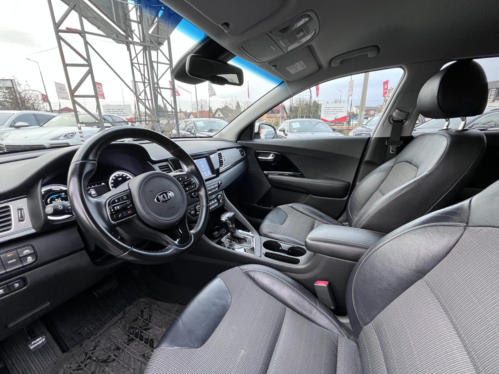KIA NIRO PHEV 1.6 GDI LX DCT Sávtartó Carplay Tempomat Navi!