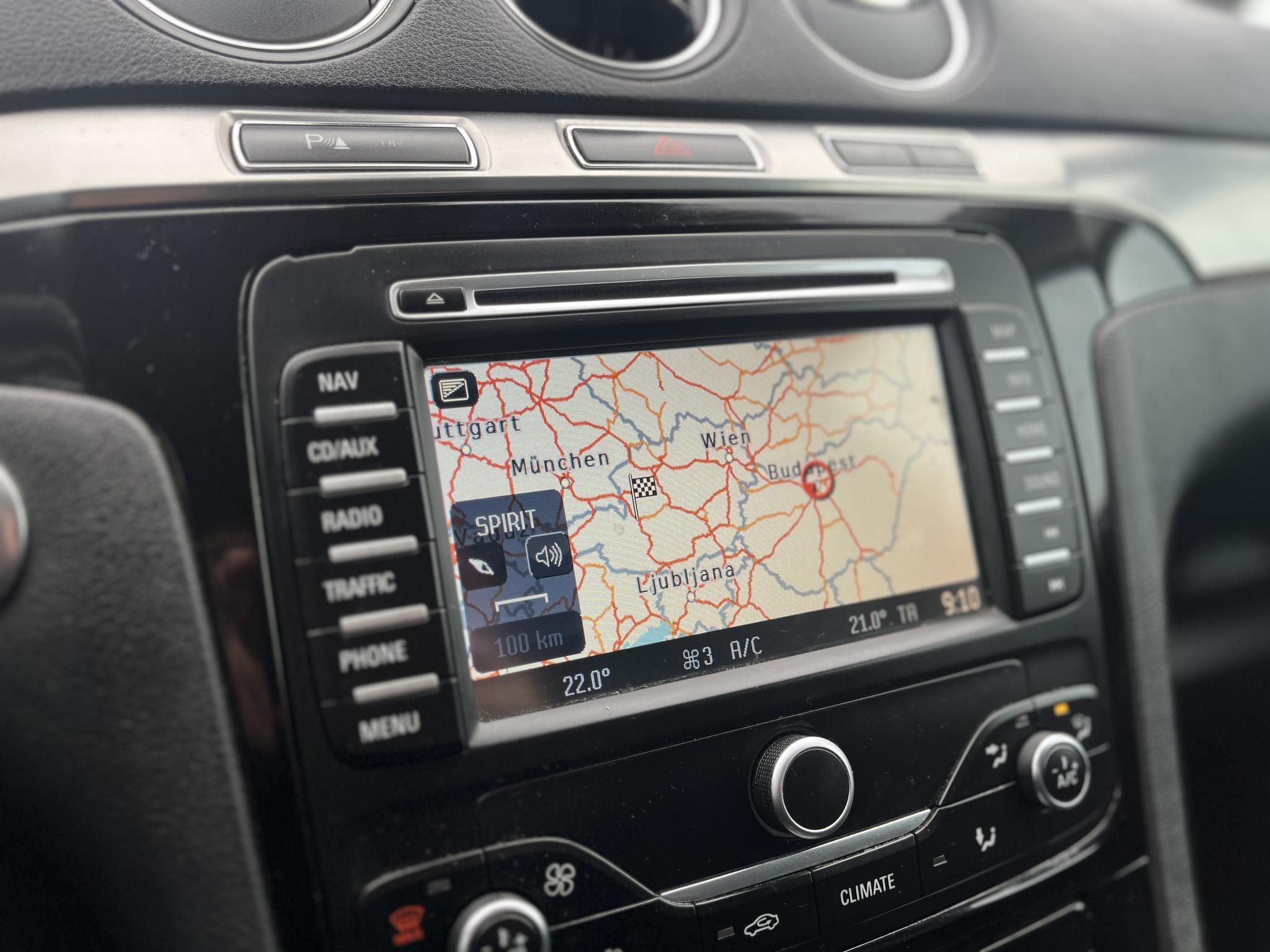 FORD S-MAX 2.0 TDCi Business Powershift Tempomat. fűthető ülések. navigáció. téli-nyári kerékszett