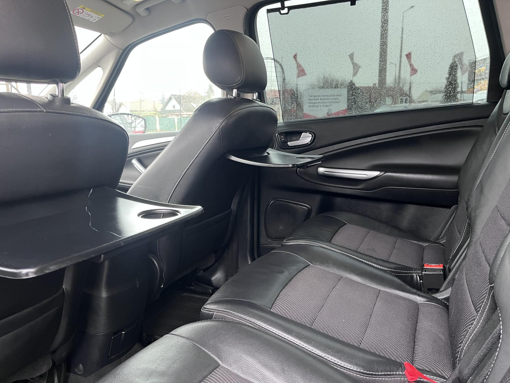 FORD S-MAX 2.0 TDCi Business Powershift Tempomat. fűthető ülések. navigáció. téli-nyári kerékszett