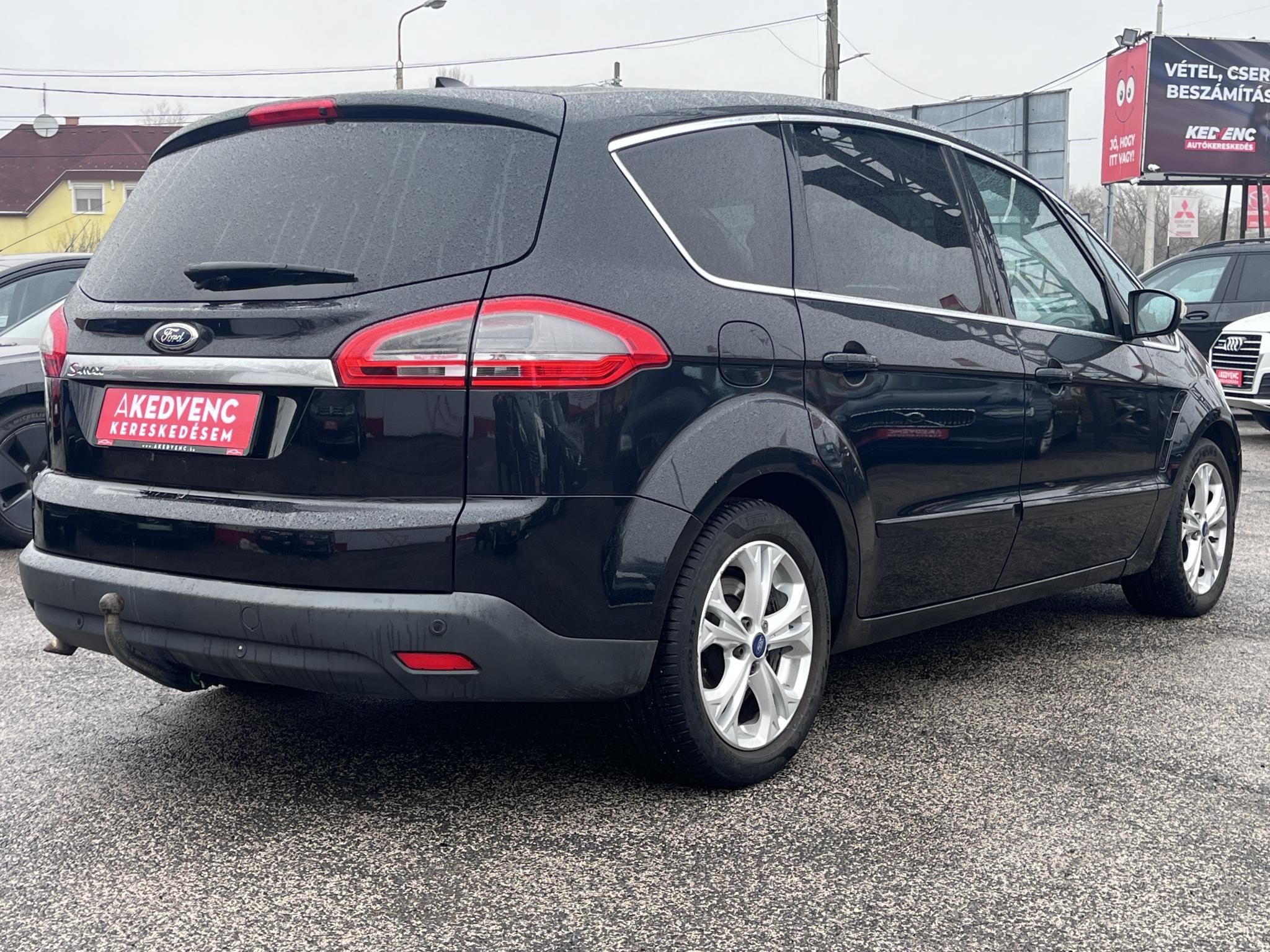 FORD S-MAX 2.0 TDCi Business Powershift Tempomat. fűthető ülések. navigáció. téli-nyári kerékszett