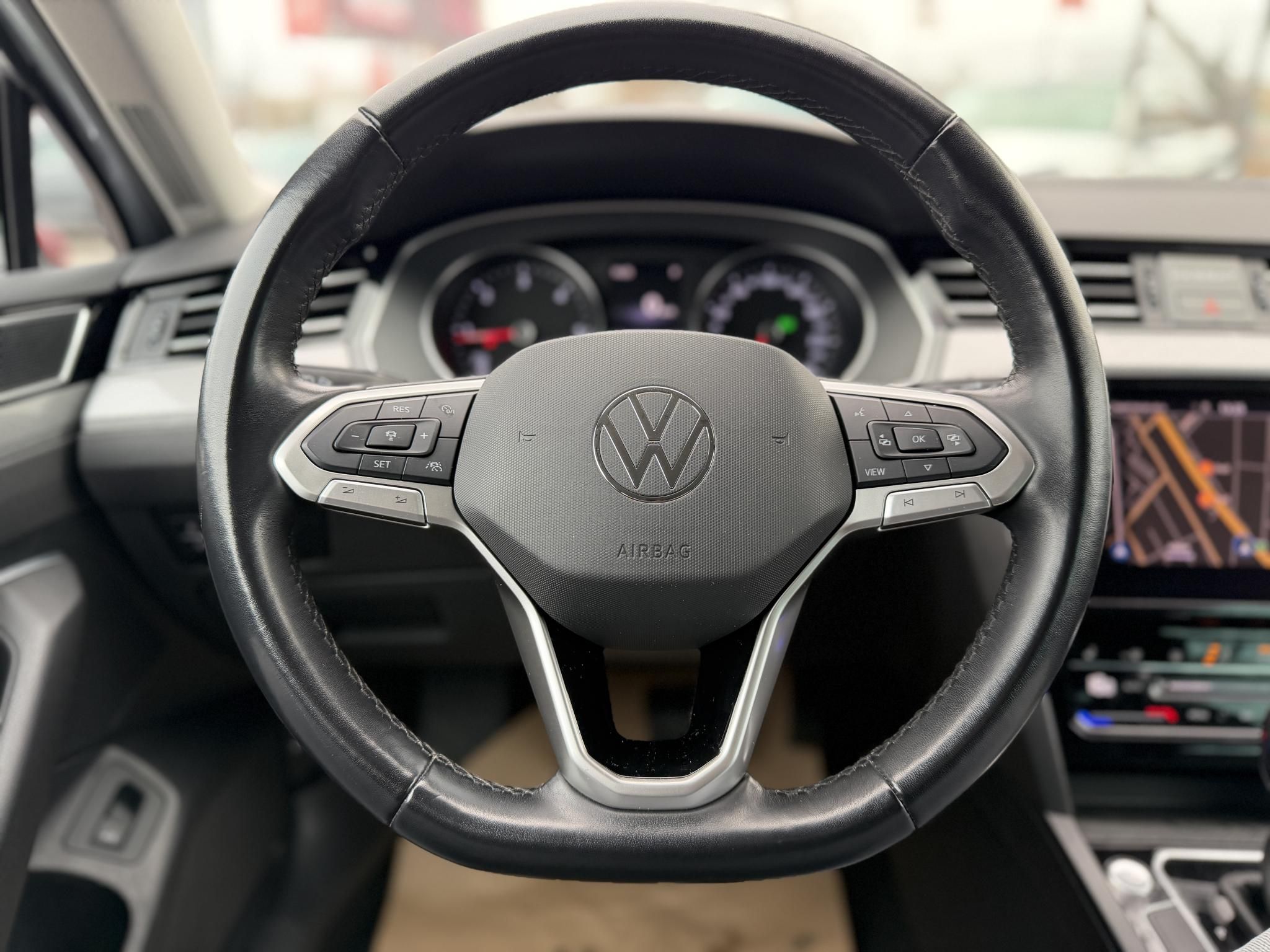 VOLKSWAGEN PASSAT Variant 2.0 TDI SCR Business DSG Szervizelt el.2t vonóhorog vez.ülés masszírozás