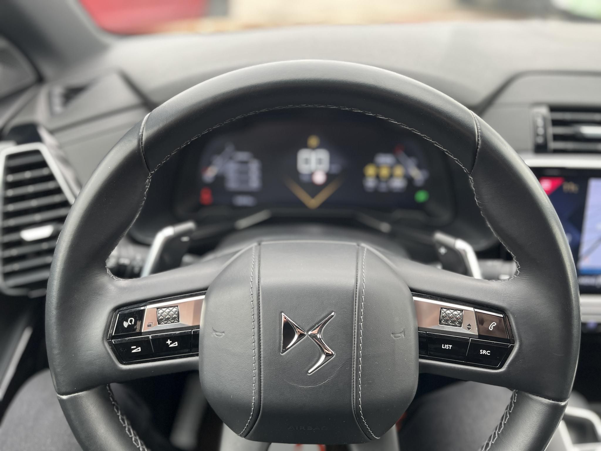 DS DS 7 Crossback 1.5 BlueHDi Rivoli S&S EAT8 Prémium felszereltség. Mátrix LED fényszórók