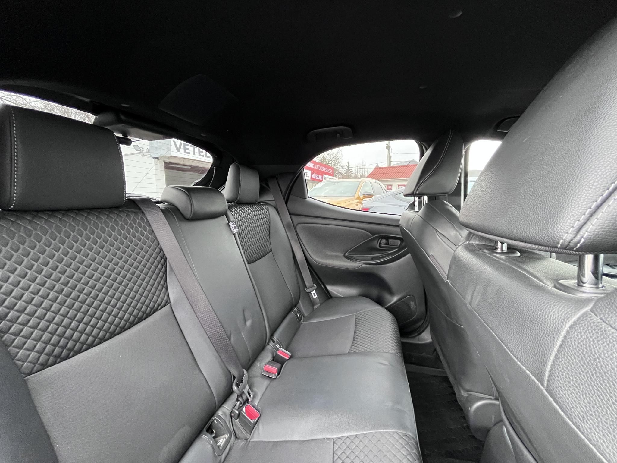 TOYOTA YARIS 1.5 VVT-i Selection Style Magyar. 109e km Kamera Digit Bőr