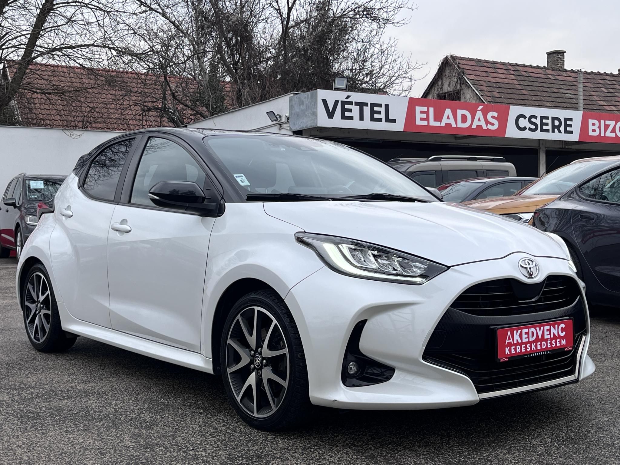 TOYOTA YARIS 1.5 VVT-i Selection Style Magyar. 109e km Kamera Digit Bőr