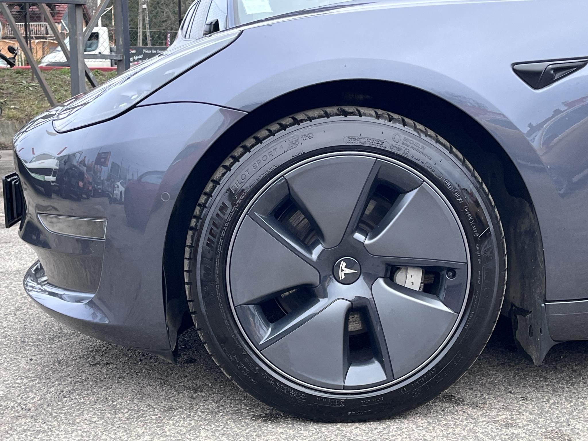 TESLA MODEL 3 Long Range AWD (Automata) 77e km. FEHÉR BELSŐ. mátrix LED. hőszivattyú. garanciális!