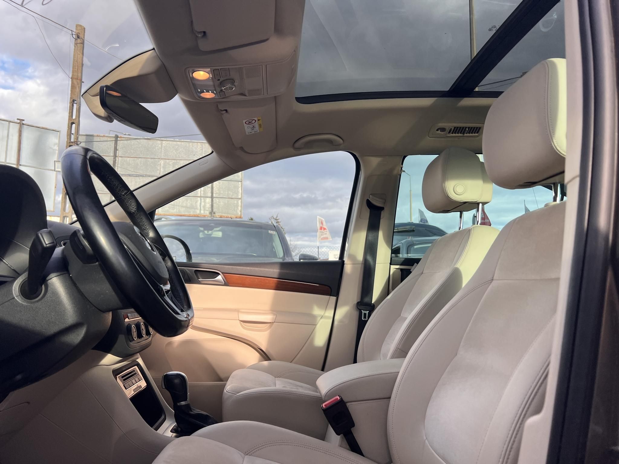 VOLKSWAGEN SHARAN 2.0 TDI BMT SCR Highline 4Motion DSG Egyedülálló szépség! Vaj bőr. tető. 4x4. 158e km+sok extra