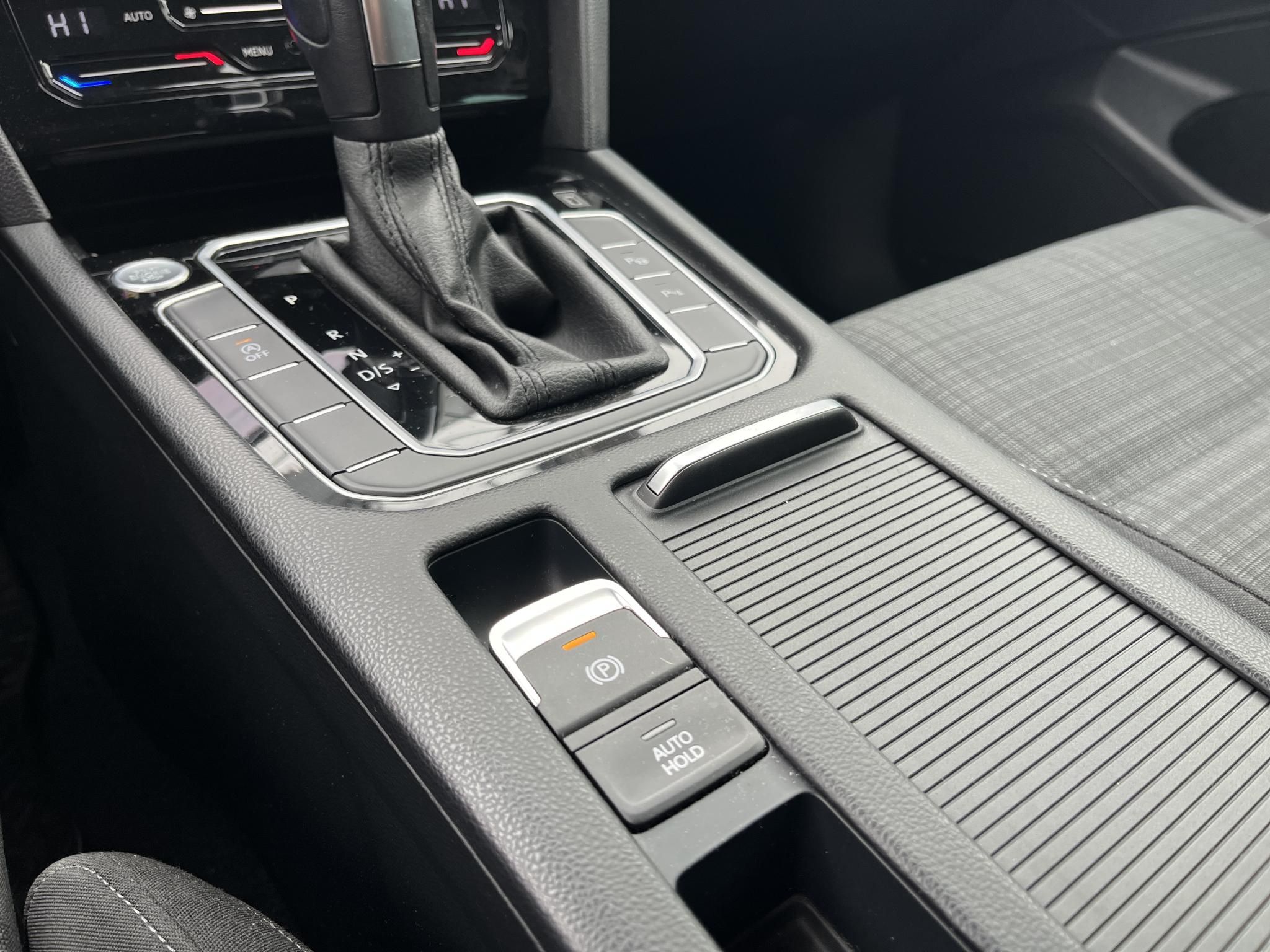 VOLKSWAGEN PASSAT VIII 2.0 TSI Business DSG R-line M.o.-i. FACELIFT. 190LE. sérülésmentes!