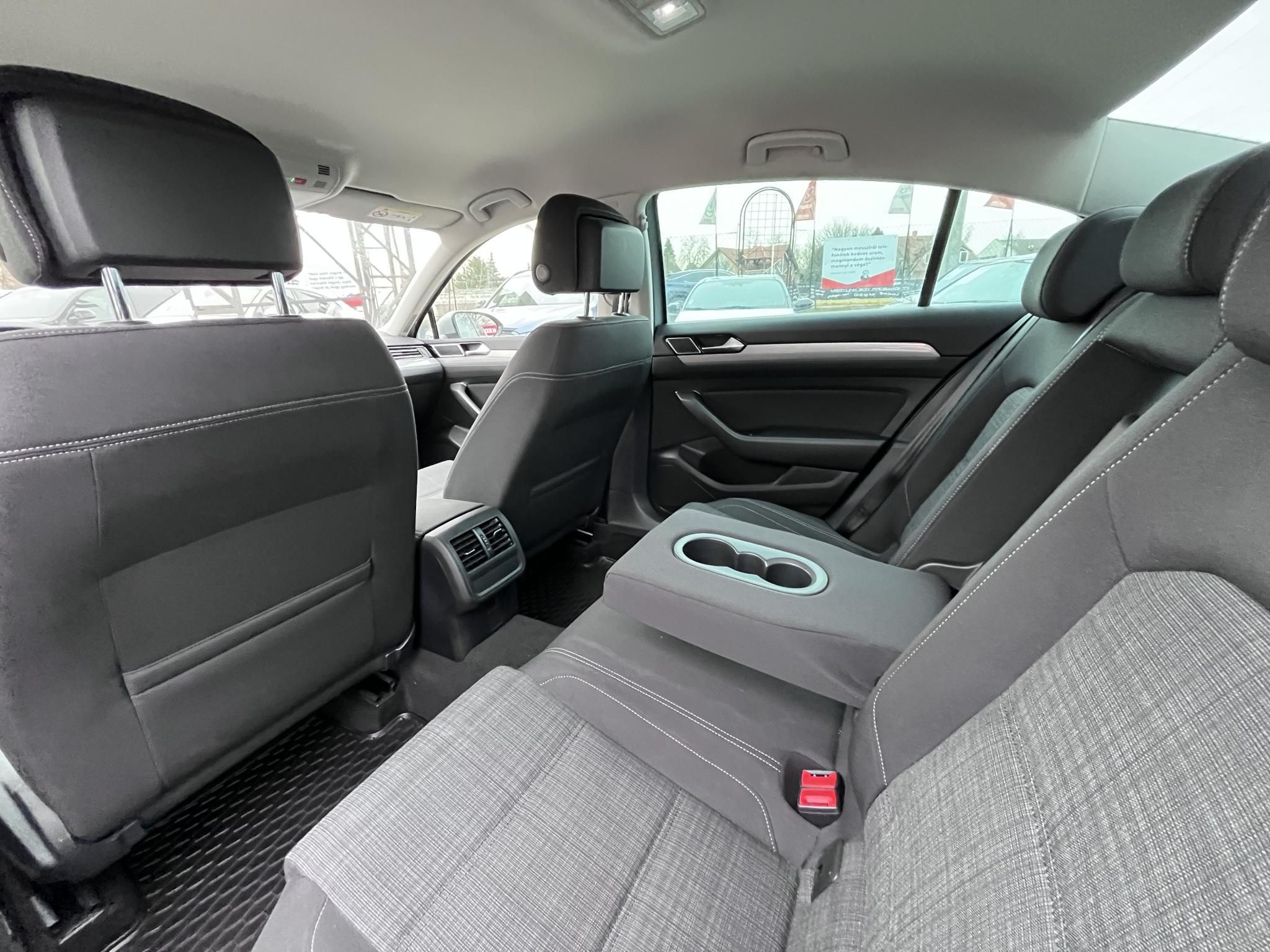 VOLKSWAGEN PASSAT VIII 2.0 TSI Business DSG R-line M.o.-i. FACELIFT. 190LE. sérülésmentes!