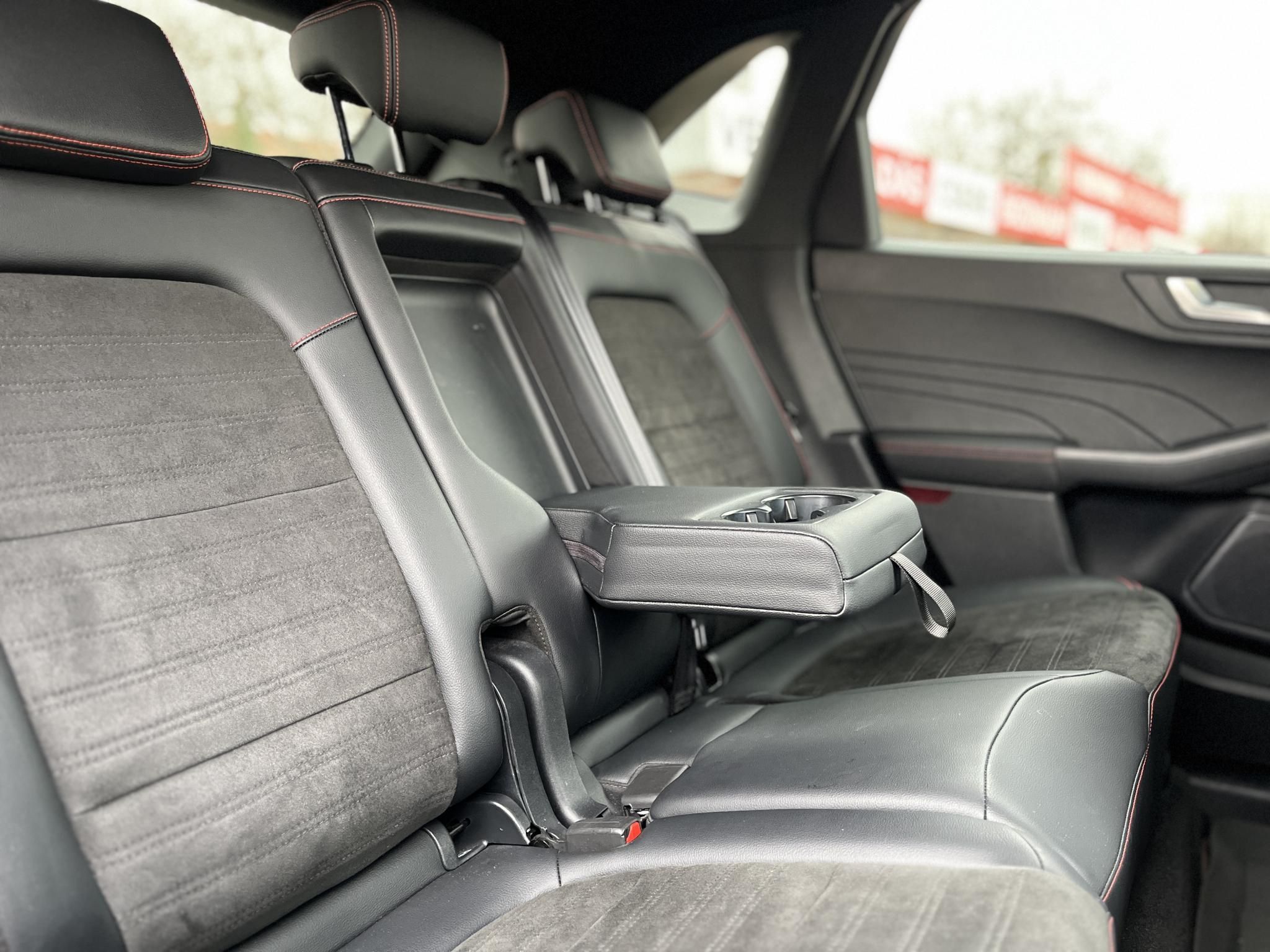 FORD KUGA 2.5 FHEV ST-Line X Graphite Tech Edition CVT M.o.-i. 1.tul. Bang & Olufsen Hifi