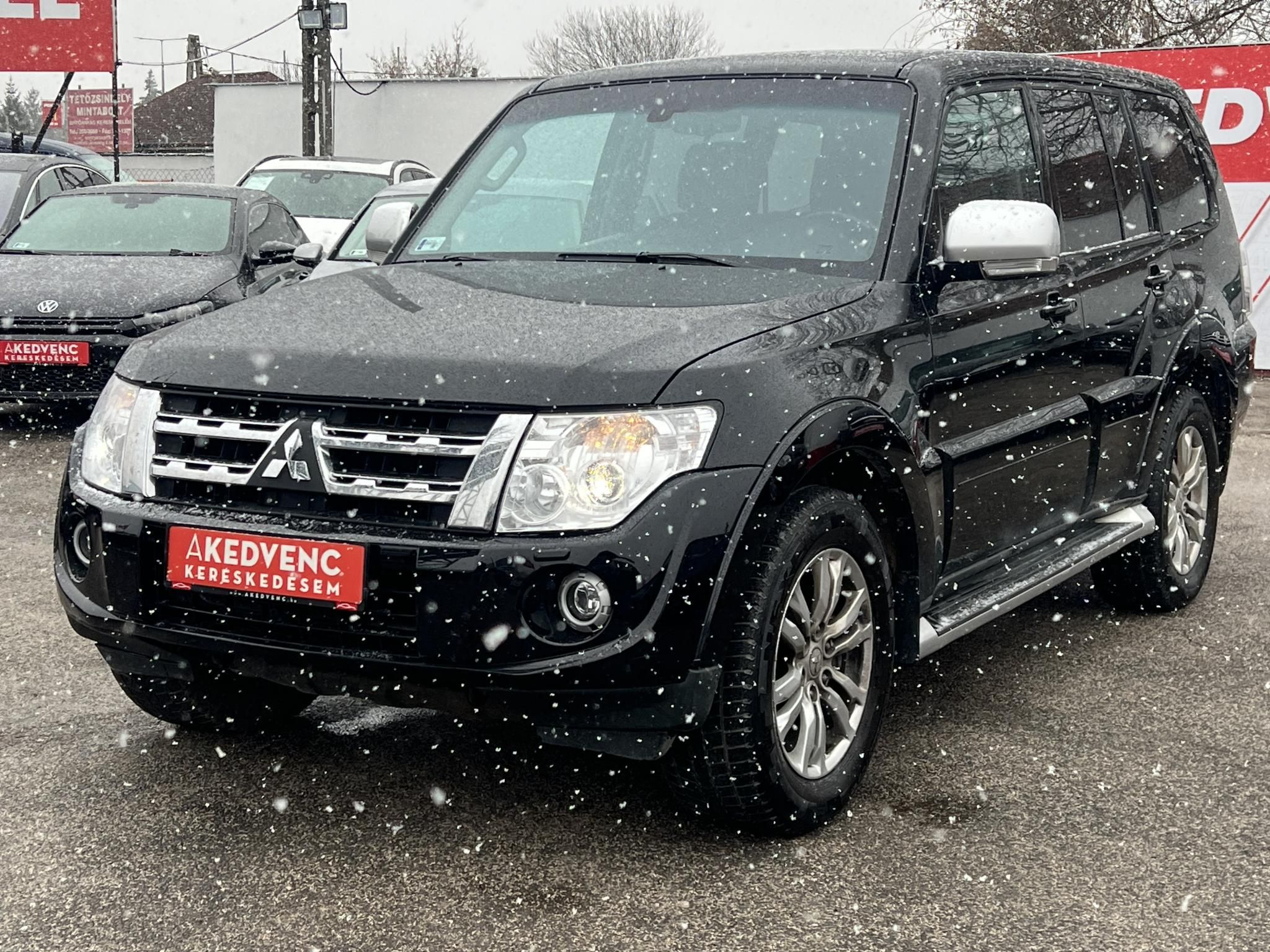 MITSUBISHI PAJERO 3.2 DI-D Instyle Navi (Automata) Xenon Bőr belső 7 személyes Tempomat Bluetooth Navi